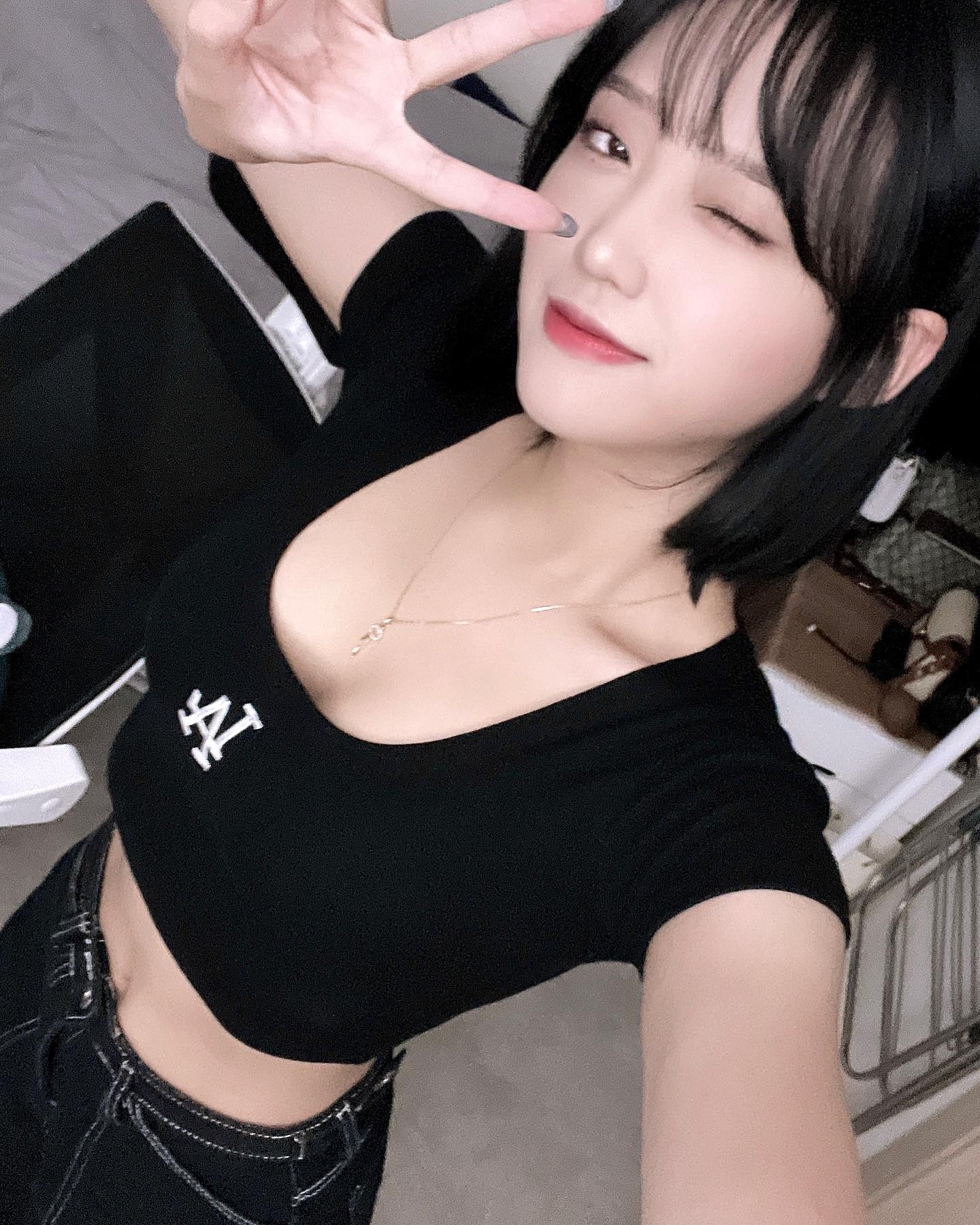 앞으로 열심히 머리 기르기로 약속...🖤
흑발 컴백