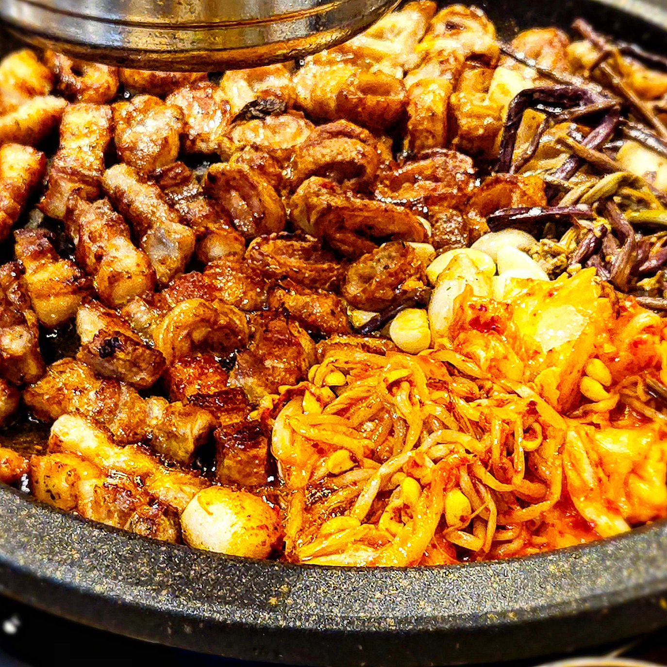 #봉자막창 서울신당점
가성비 말 안되는곳!
3번째 막창사진 한접시 11,000원 입니다.
팥빙수, 라면, 계란찜이 서비스로 그냥 나와요

제발 양재나 강남 근처에 하나 내줬으면...
(제가 할지도 몰라요)

📌 봉자막창 서울신당점

📍서울 중구 다산로 42길 43

⏰️ 16:00 - 24:00 (연중무휴)

☎️ 0507-1360-2494

#신당동막창 #신당동맛집 #신당동고기집 #가성비맛집 #막창 #대구스타일 #대구맛집 #대구막창 #내돈내산 #한츠맛집