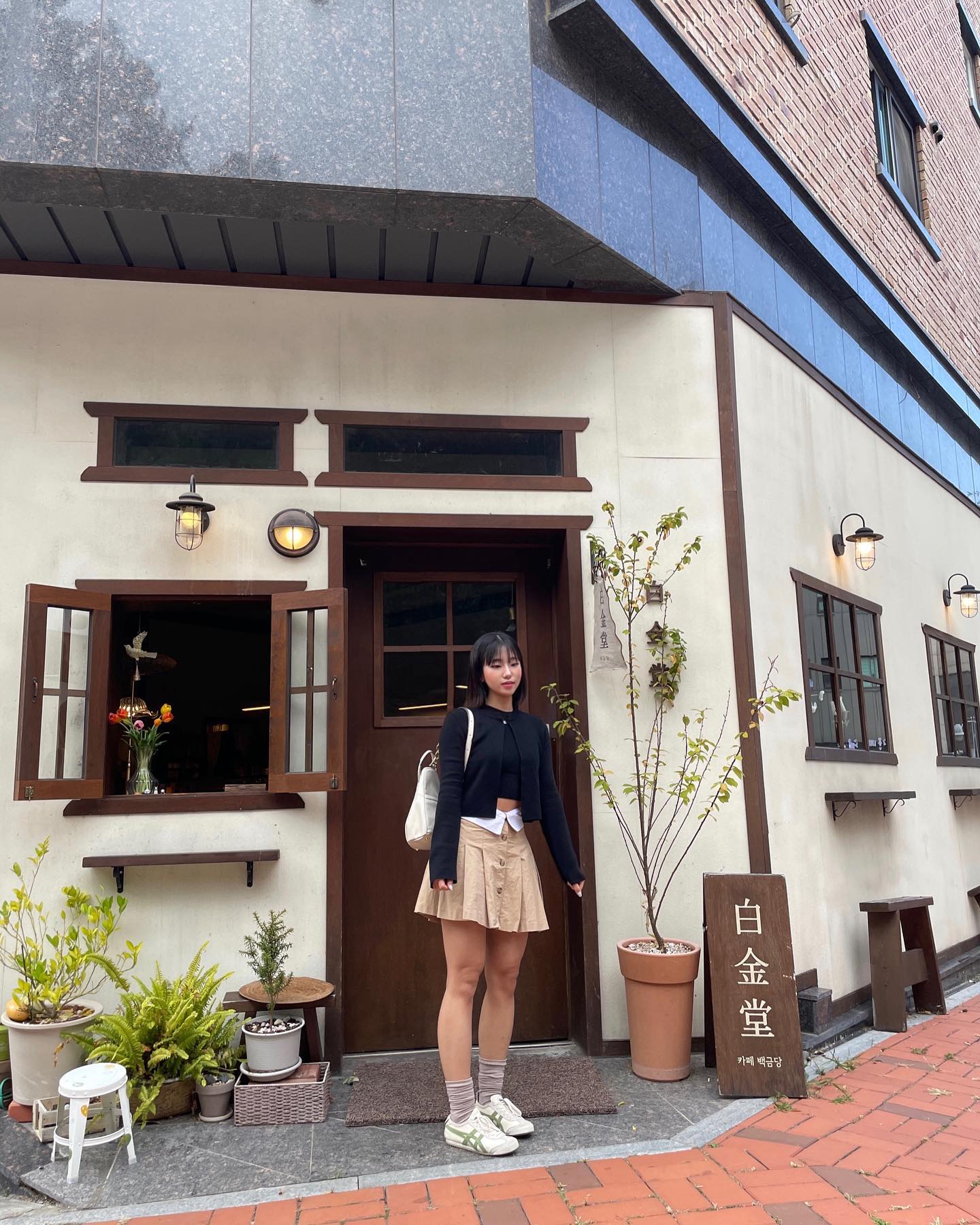평택갔다가 오는길에 광교들려서 평소 가고싶던 카페가기~🤍
백금당 수플레팬케이크 너무 맛있다…! (퐁실퐁실 못잃어ㅠㅠ)🥞
맛있는 카페 디저트 추천해주세요ㅎㅎ 먹고 운동할래 그냐앙😋🫶🏽

Ootd: theballon_official #더발론
