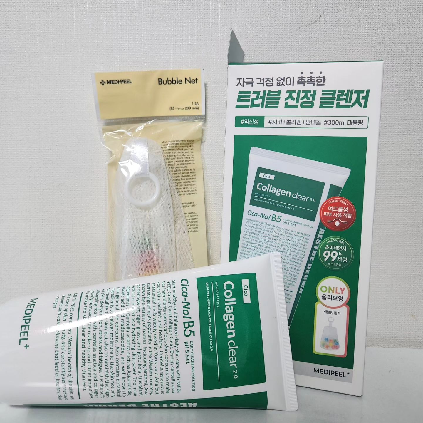 #협찬 제주 시카 함유로 더 강력하게 돌아온 그린 시카 콜라겐 클리어 2.0!
매쉬 스펀지로 거품까지 듬뿎~!

-약알칼리성으로 약산성 포뮬러,EWG 그린 제형으로 더 순해진 성분
-트러블 피부 적합,초미세먼지 99% 세정 임상테스트 완료로 더 믿을 수 있는 제품력
제주시카 함유로 더 강력해진 진정까지!

대용량 구성이다보니 마음것 사용 할 수 있어요
세안 후 건조하지 않은 촉촉한 피부를 만나보세요~

온가족이 다 사용 할 수 있기 때문에 안심!
1,2차 세안 필요없이 한번으로 해결 가능해요
.
.
.
#메디필 #medipeel #메디필폼클렌징 #메디필클렌징폼 #그린시카콜라겐클리어2.0 #메디필콜라겐 #트러블폼클렌징 #시카 #판테놀 #진정 #약산성폼클렌징 #미세먼지폼클렌징 #올리브영 #올리브영클렌징폼 #올리브영폼클렌징추천 #올리브영트러블폼클렌징 #약산성클렌징폼 #kbeuty #kskincare
