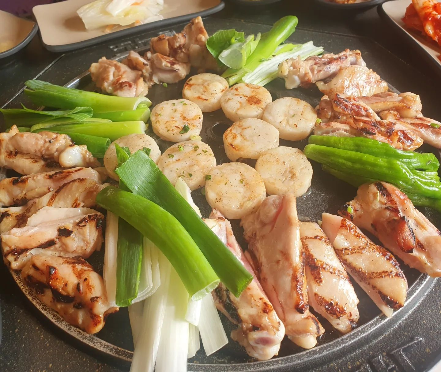 #팔각도 점심 먹었는데
맛은 있지만 #가성비없음

관자는 추가로 시킨 거임.
#닭목구이 추가했는데 사진이 읎네...
#미운오리새끼 보고 지인이 가자고 해서 갔는데
내돈내고는 또 안갈듯...
.
.