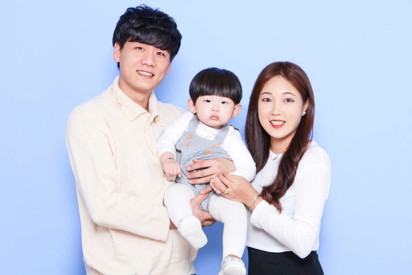 #서우2살된기념가족사진 #가족사진 #룩스튜디오 #셀프스튜디오 #너무이쁘다 #잘나왔다 #서우네가족 #곧4식구 #서우야 #이쁘게커다오