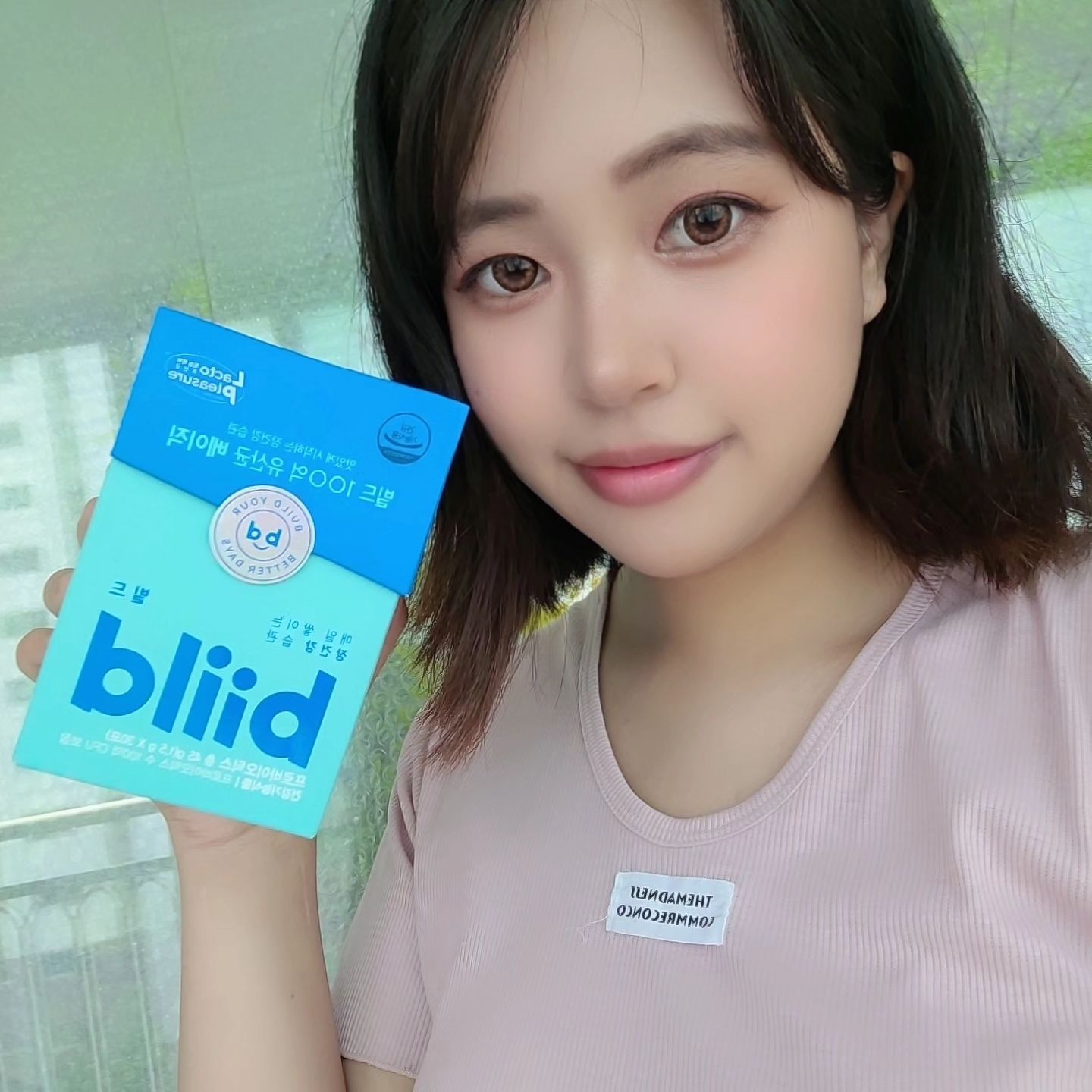 #협찬#광고

빌드 100억 유산균 베이직

온 가족 함께 먹을 수 있는 유산균 인데요

저는 집에 유산균이 있어도 잘 안 챙겨 먹게 되더라고요 그런데 빌드 100억 유산균 베이직은 블루베리 맛이나서 아이들도 잘 챙겨 먹을 뿐더러 저도 잘 챙겨 먹게 되더라구요❤️

달콤한 블루베리맛에 현옥되어 부담없이 장 건강 관리 시작하게 만들어준 요녀석❣️👍

빌드 라인 중 스틱이 가장 미니 하기 때문에 휴대가 편해서  여행을 가든 어딜 나가든 가방속에 쏙 들고 다니기가 너무 편해요❤️
.
.
.
.
biild.official
#유산균 #노윤서 #노윤서유산균 #유산균추천 #장건강유산균 #프리미엄유산균  #biild #빌드 #빌드유산균 #100억유산균 #락토플레저 #과채발효효소 #장건강빌드업 #장안의화제 #습관유산균#맛있는유산균
#100억유산균
#습관유산균