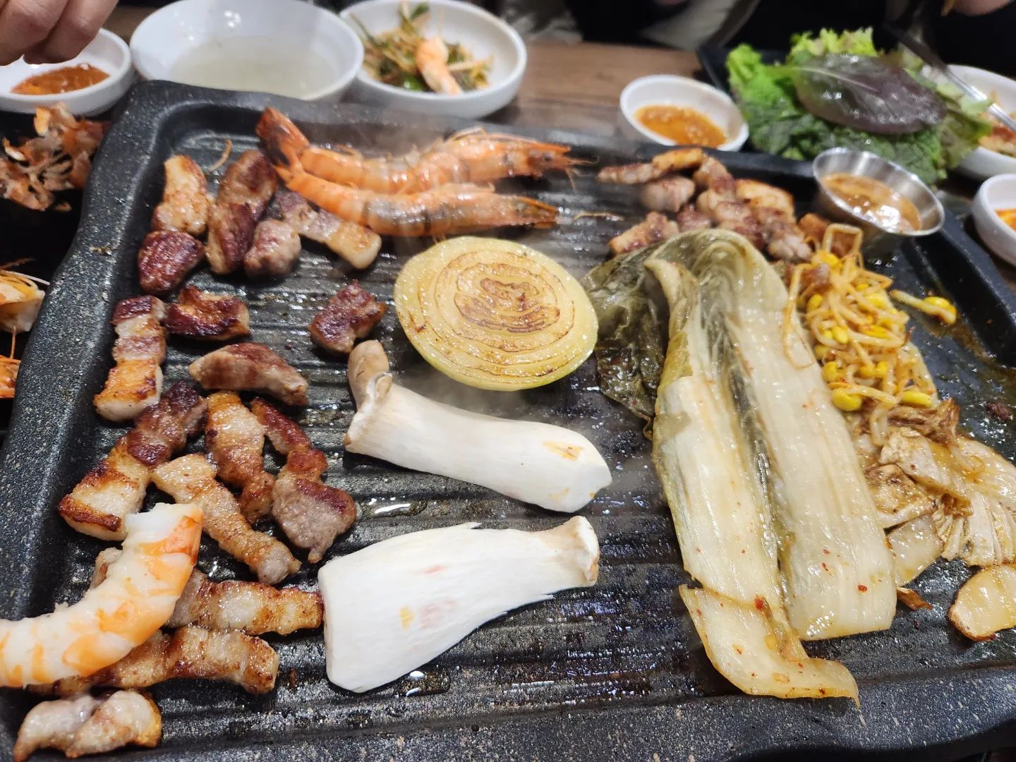 베프들과 금천광장 고기 맛집🤣

#청주 #금천동광장 #고향축산물불고기
#베프들과 #배찢 #후후후