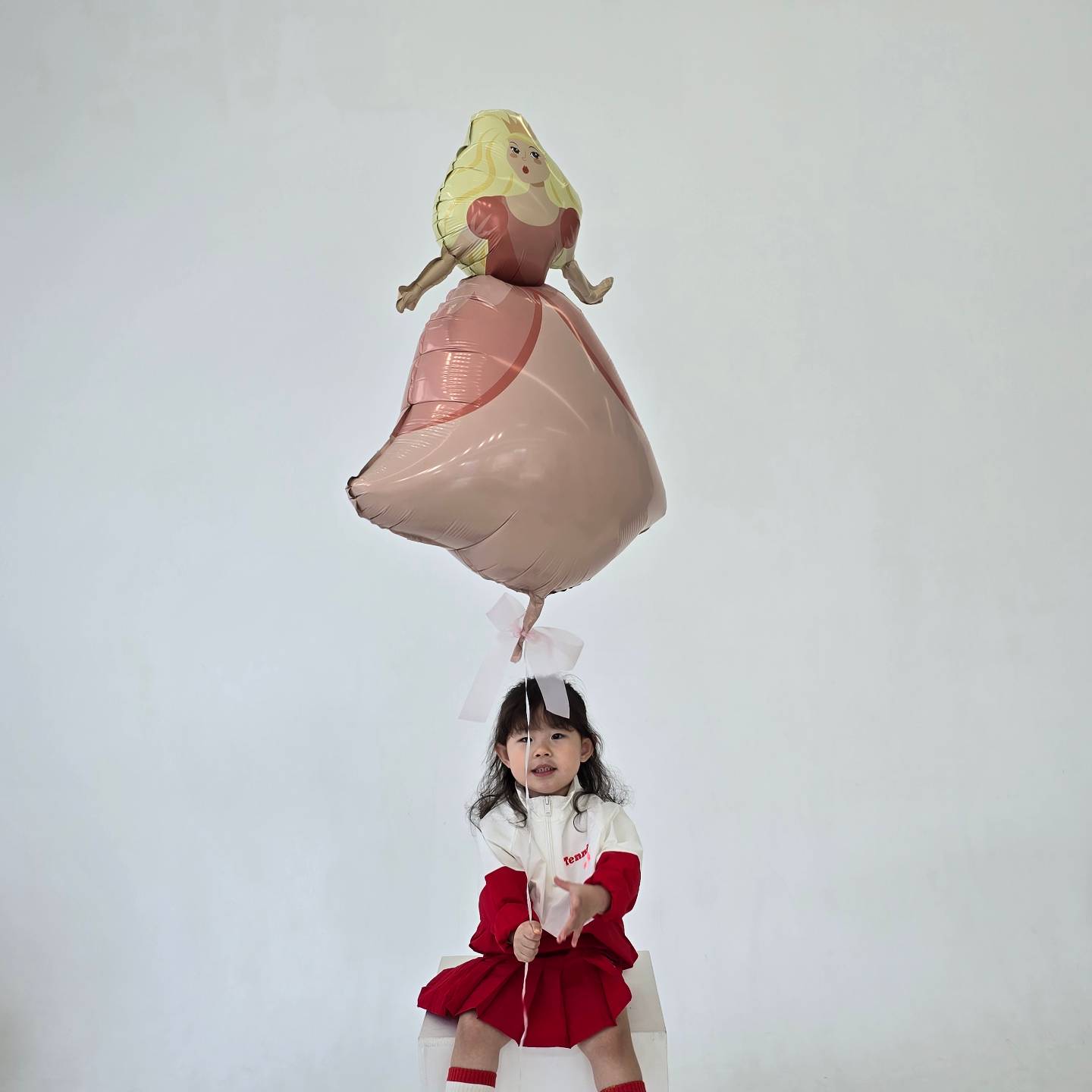 하나도 버릴게 없었던 천일사진❤️

말하는대로 척척 포즈도 표정도 잘해줘서 찍는재미
앞으로도 엄마가 조금씩 소중한 시간들 남겨줄께
조금 천천히 크고, 오래오래 엄마랑 놀아줘~