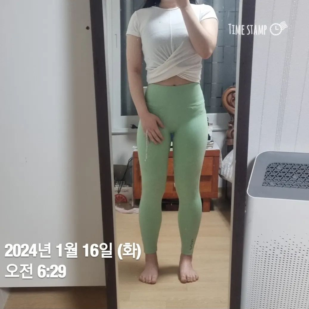 1/16 5일부터 오늘까지 무려 12일간 계속 빵, 과자, 젤리, 아이스크림 등 간식 폭풍 섭취😂 때문에 몸이 자꾸 빵빵해지는 중.. 근데 돌아서면 배고파서 참을 수가 없다🥹 일단 내일부터 다시 정신 차리고 줄여보는 걸로!

📖 성이 난 채 길을 가다가, 작은 풀잎들이 추위 속에서 기꺼이 바람맞고 흔들리는 것을 보았습니다. 그만두고 마음을 풀었습니다. - 이철수 길에서