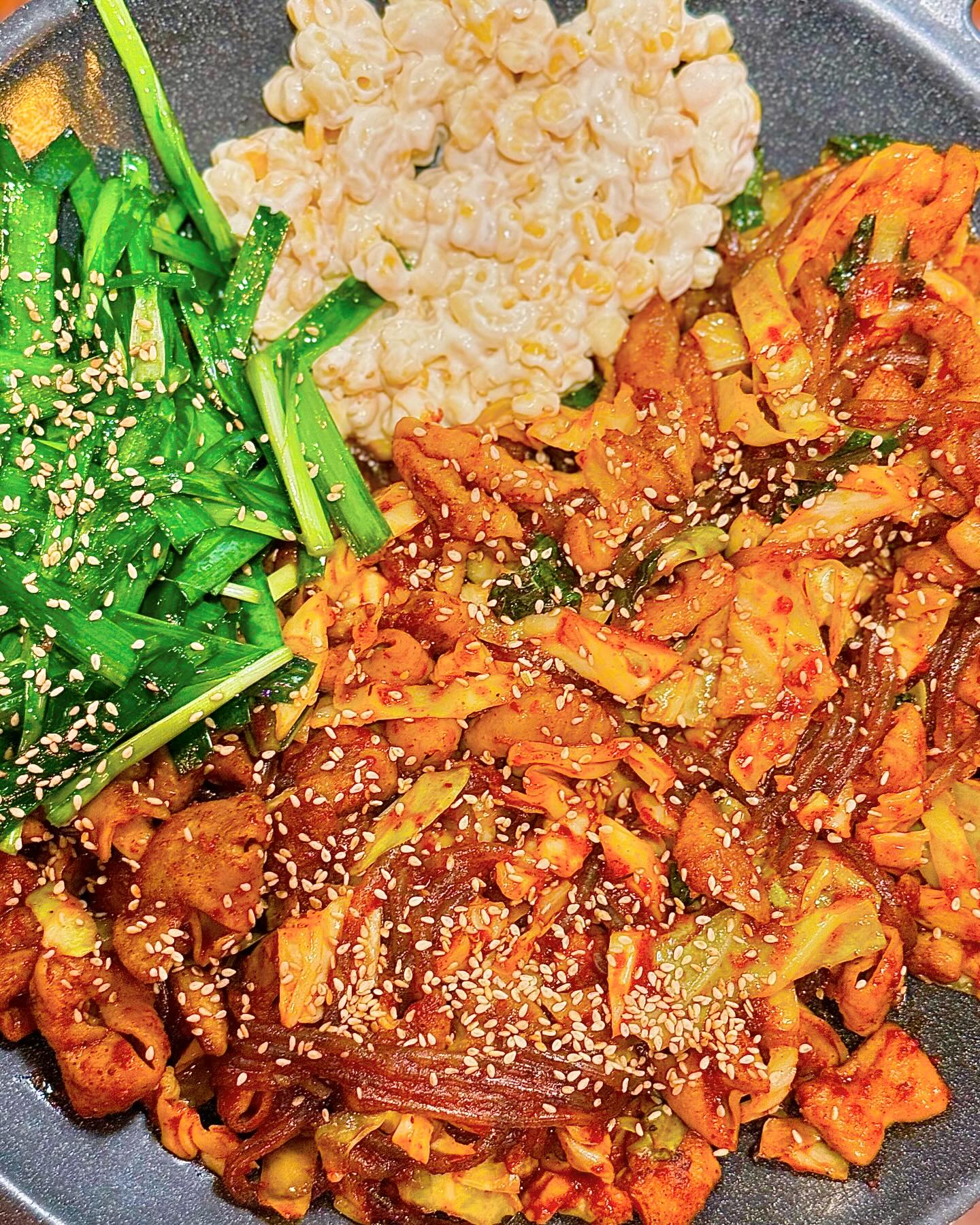 #협찬 #철판야채곱창 먹으러
#곱분이곱창하남미사역점 에 다녀왔어요🙋🏻‍♀️
잡내 하나 없이 부드러운데 쫄깃한 #미사곱창 과
쓰읍 쓰읍 매운데 자꾸만 당기는 마성의 양념에🔥
곱창 다음으로 좋아파는 쫀득 당면,
아삭 부추, 고소한 마카로니 콘샐러드와의 조합은 환상!
먹어도 먹어도 질리지 않는 맛이라니까요🤤
과음을 조심해야 하는 #하남미사곱창 찐 맛집❤️

📍 경기 하남시 미사강변남로 87 스타파크 1층
☎️ 031-794-5383

#오늘도불태웠다 #곱분이곱창
#미사역곱창 #미사역곱창맛집
#미사막창 #미사역막창 #하남미사막창
#미사역야채곱창 #미사역곱창집
#미사역맛집 #하남망월동맛집