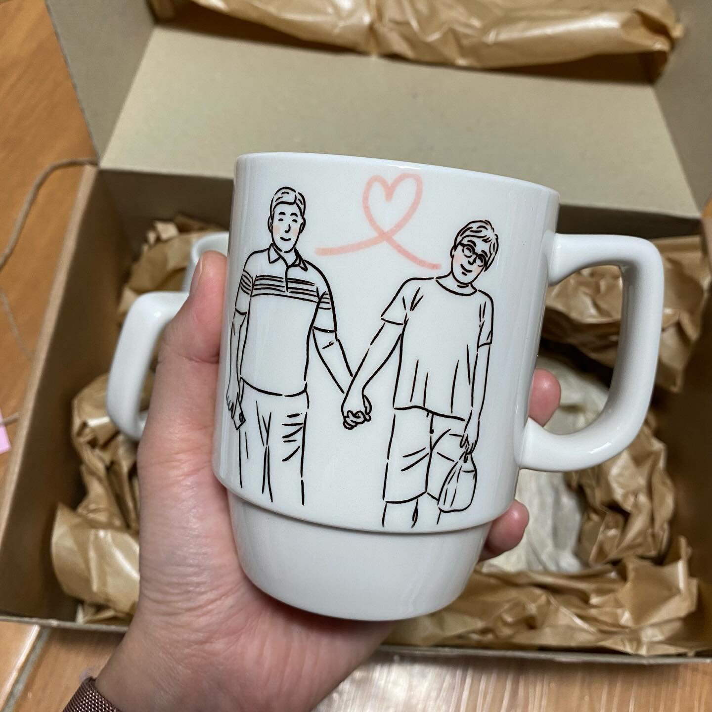 -
샛별이가 선물해준 엄마생신선물💝
진짜 금손파티✨✨✨
엄마가 너무 좋아하심🫶🏻🫶🏻🫶🏻
고마워유💕 ttls_designstudio 
-
#커스텀머그컵#생신선물#머그컵선물#머그컵제작