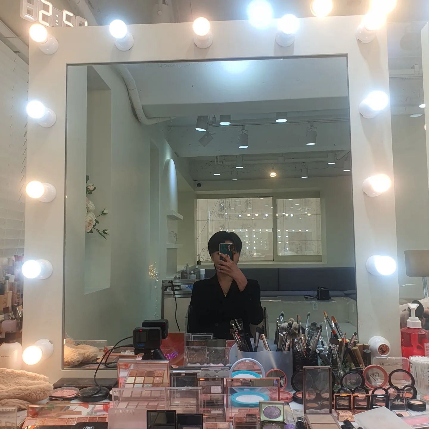 (광고) 본 포스팅은 그리다로부터 서비스를 제공받아 작성하였습니다.
.
새로운 증명사진 위해 청담 그리다를 방문했어요!
헤어 메이크업부터 촬영까지 1:1 맞춤형 진행 (❁´◡`❁) 
쇼호스트, 아나운서들이 많이 찾는 샵이니 만큼 화면에 잘 받게 도와주셨어요.
앞으로 10년은 신분증, 여권 걱정 없음이란말이양❤️ 주연실장님 쵝오❤️
.
.
#청담메이크업 #청담메이크업샵 #강남메이크업 #강남메이크업샵 #압구정메이크업샵 #증명사진메이크업 #청담증명사진 강남증명사진 #증명사진잘찍는곳 #메이크업샵추천 #메이크업잘하는곳 #프로필메이크업 #프로필촬영메이크업 #촬영메이크업 #그리다청담 #쇼호스트메이크업 #아나운서메이크업 #웨딩메이크업 #웨딩촬영메이크업 #메이크업후기 #하객메이크업 #연주회메이크업 #혼주메이크업 #입시메이크업 #면접메이크업 #대회메이크업 #바디프로필메이크업 #방송메이크업