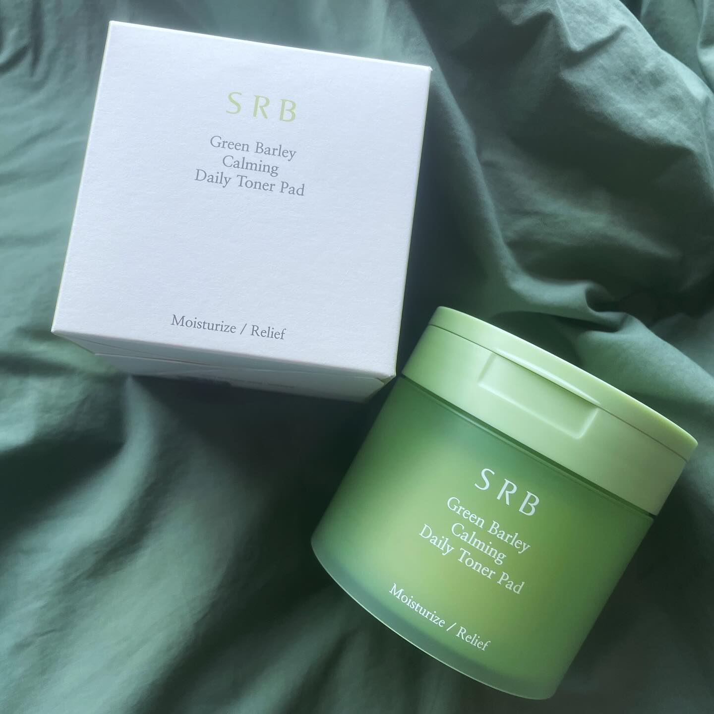 #광고 🌿SRB 청보리 카밍 데일리 토너 패드💚

✅ 🙌🏻데일리 스킨케어 루틴 필수템!

✅수분감 완전 가득 담은 토너 패드💦

✅ 두께도 피부에 편안하게 엄청 얇아서 
 💄메이크업 전이나 🚿세안 후에 닦토, 팩토로 최고👍🏻

📍건성 피부에 메이크업 전 팩토 하고 났더니 들뜨는 부분 없이 밤까지 유지되더라구요

🌿“SRB 청보리 카밍 데일리 토너 패드”로
간편하게 수분감 챙기고 피부 진정까지 챙기세요🌱

#토너패드추천 #데일리토너패드 #수분패드 #팩토 #닦토패드 #닦토 #토너패드 #srb #srb토너패드 #진정패드