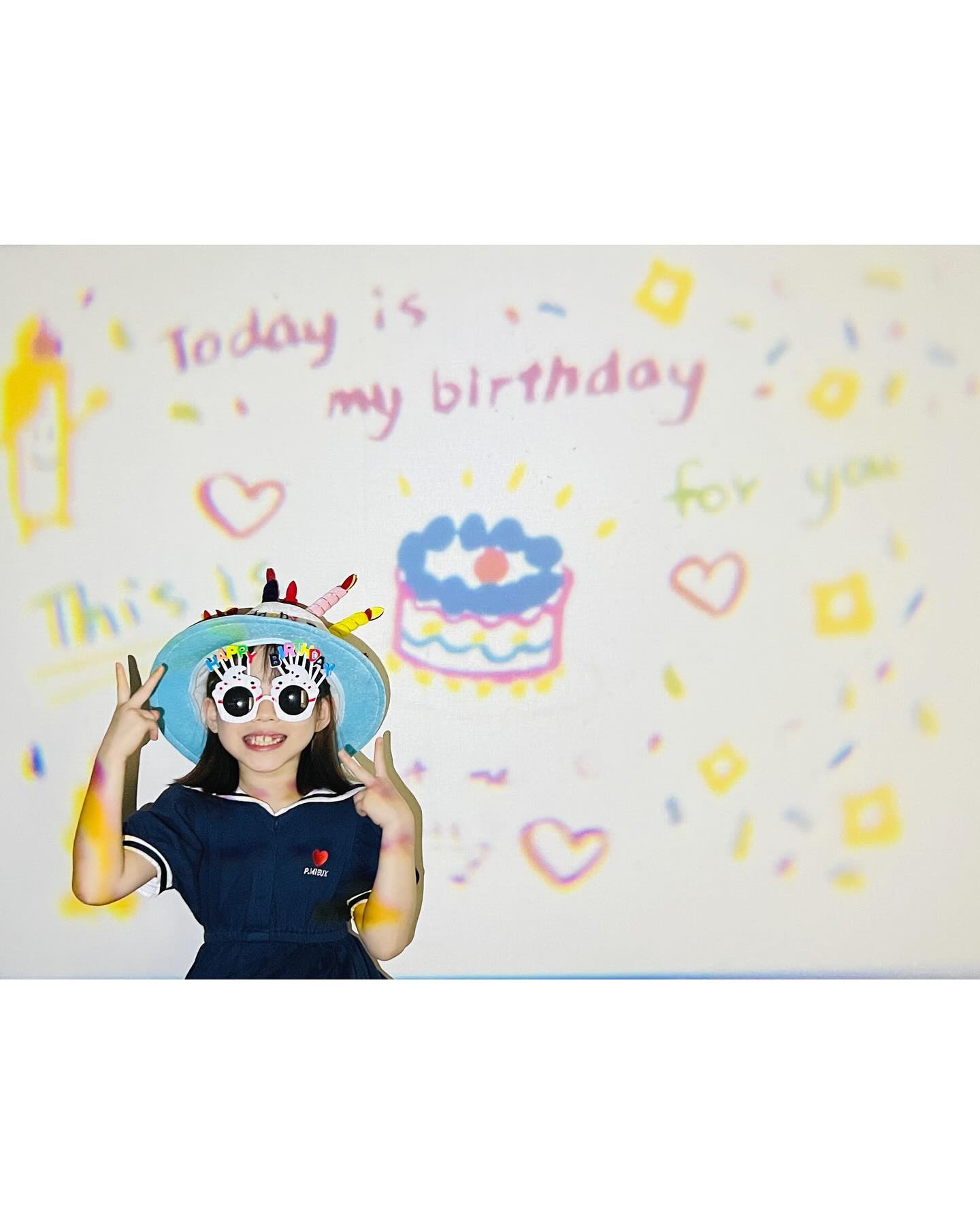 🫶September 28th 설아공주 생일 축하해🫶
⠀
생일은 하루인데
2박3일여행동안
먹고싶은거 사고싶은거
다 해드리고 복종해드렸는데
케익마저 니가 조아하는 할매스타일
과일켁크도 사드렸는데
여태 생일이 끝나지 않는 이유는?
대단하십니다...👏👏
