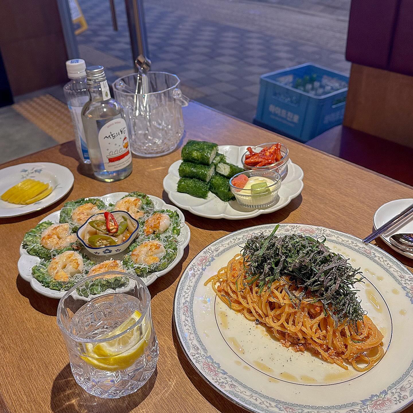 #협찬 #고도 

동탄역에 맛집 술집 많지만요
여기 찐맛집 술집입니더🙌🏻🙌🏻
분위기 맛집 안주 맛집 술 맛집
이 모든걸 충족시킬 그곳
찾으신다면 그냥 여기 추천해드리고싶어요
시키는 안주마다 너무 맛있고
나오는 노래마다 어쩜 이리 술 들이키게하는
선곡인지🫣
퇴근길에 한잔 하는 술이 너무 좋았던 그곳
동탄역 고도였습니당❤️👍🏻👍🏻

#고도동탄역점 #동탄역술집 #동탄역맛집 #동탄역주점 #동탄역이자카야 #동탄맛집 #동탄술집 #동탄주점 #동탄이자카야 #동탄고등어회
