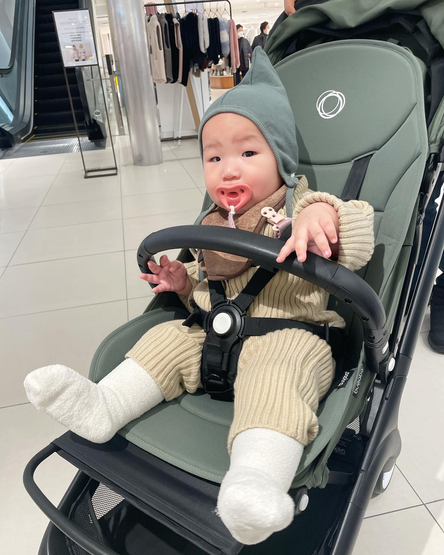 #마메드로 🙃

#8개월아기 #8개월아기놀이 #8개월아기일상
 #휴대용유모차 언넝사자요