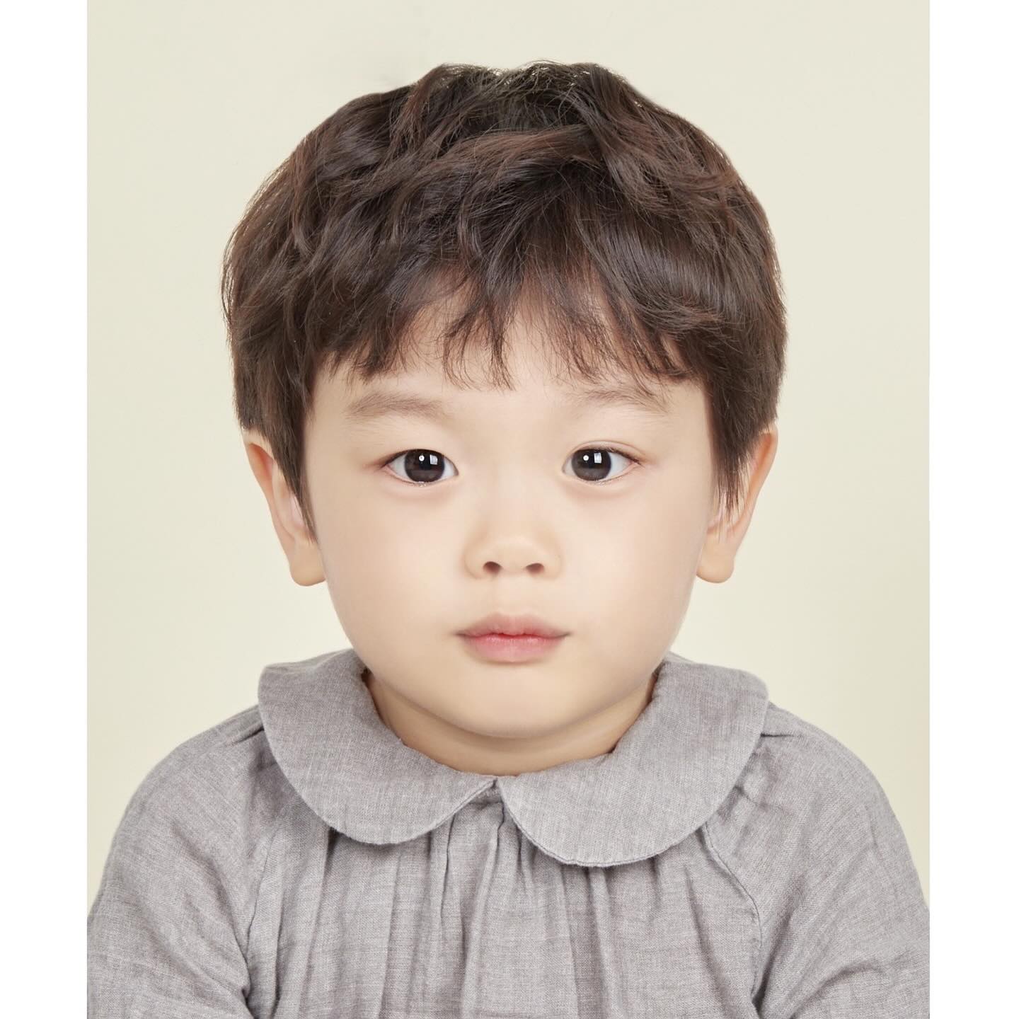 권해담 세돌

매년 생일 즈음해서 증명사진 찍는데, 올해는 되게 제대로 찍은 느낌이다.
우리애기 언제 이렇게 컸어😭🖤

📷 out_light_studio