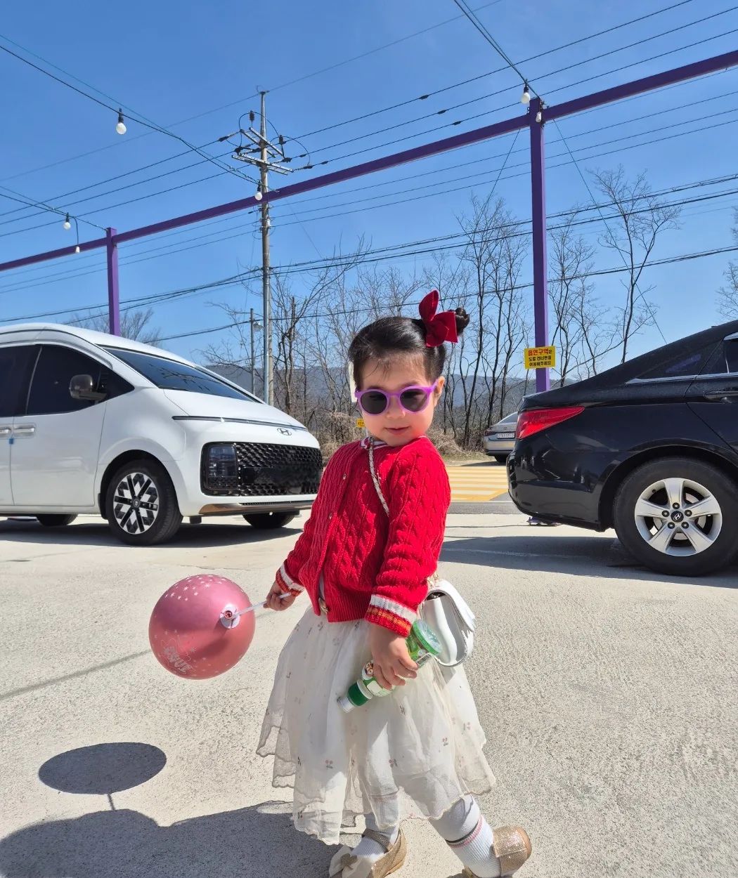 갈수록 포즈 잡는 실력이👍👍
#뽀로로음료수 보고있나?🤣

#통뼈라서 #키즈모델 #물건너감😂