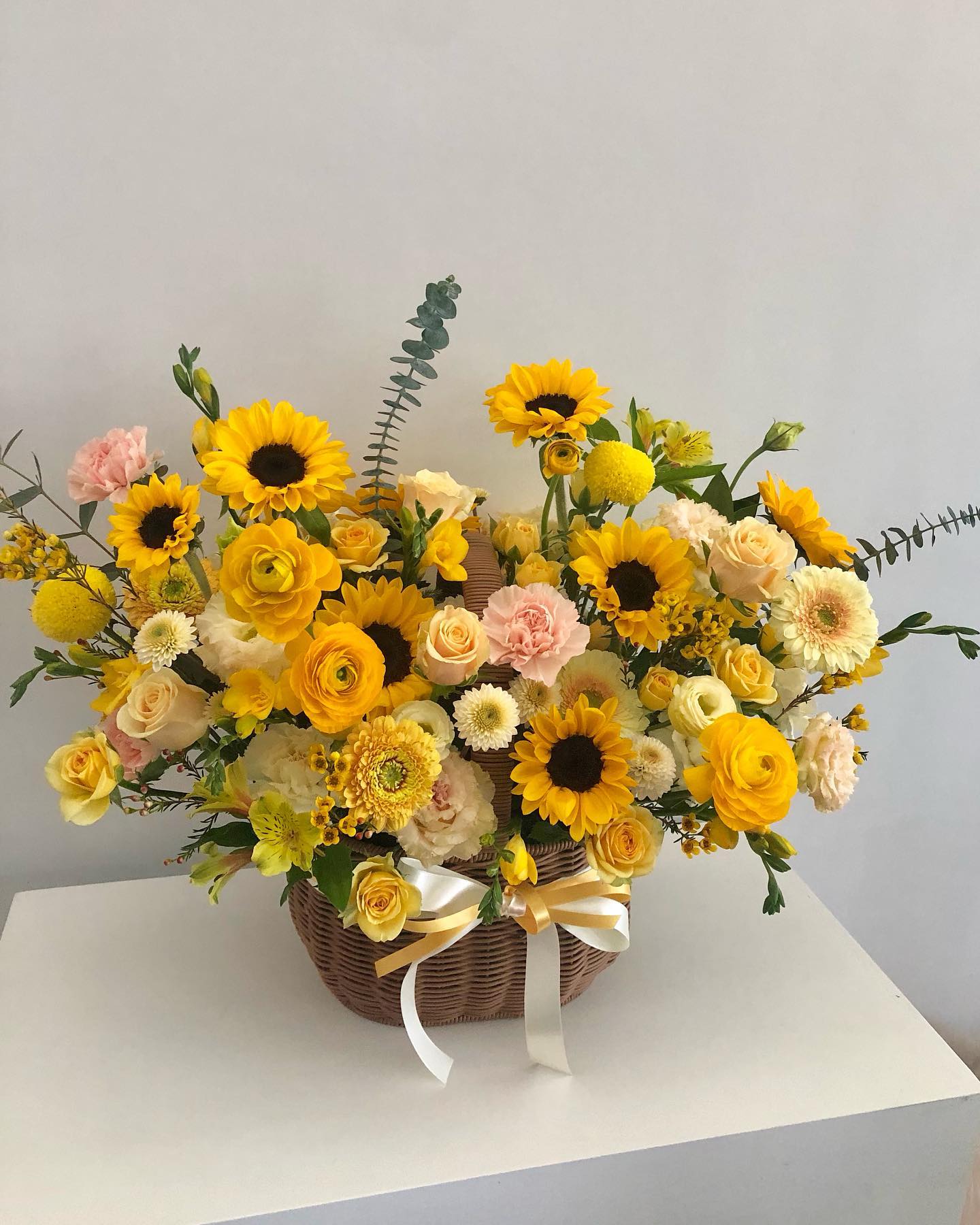 좋은 날 믿고 맡겨주시는 고객님…💛
따뜻한 말씀까지 감사합니다🕊️

 #신상플라워꽃바구니

 ꕤ 꽃 예약문의 ꕤ 
𝑲𝑨𝑲𝑨𝑶 . 신상플라워 
𝑷𝑯𝑶𝑵𝑬 . 010-9214-8065