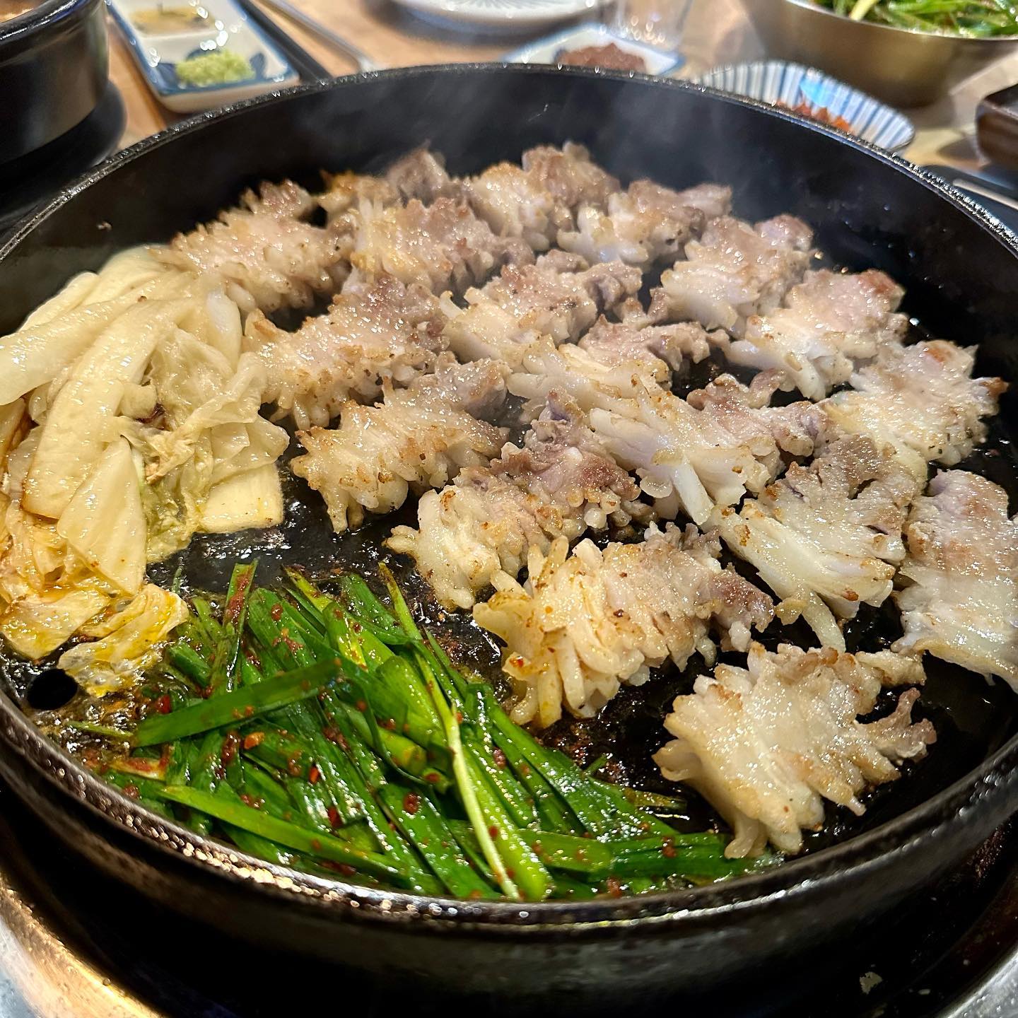 오징어처럼생긴 #두류동삼겹살맛집 
눈꽃을나누다🤤 삼겹살도 맛있지만
볶음밥먹으러 온다고해도 과언이아닌
볶음밥 맛집❗️#눈꽃을나누다두류광장점 

.
.
.
.
.
.

#눈꽃을나누다두류광장점 #달서구삼겹살 #달서구삼겹살맛집 #감삼동삼겹살 #감삼역삼겹살 #두류동맛집 #두류동삼겹살 #두류동고깃집 #두류동삼겹살맛집 #달서구맛집 #달서구삼겹살 #달서구고깃집 #달서구삼겹살맛집 #감삼역맛집 #감삼역삼겹살 #감삼역고깃집