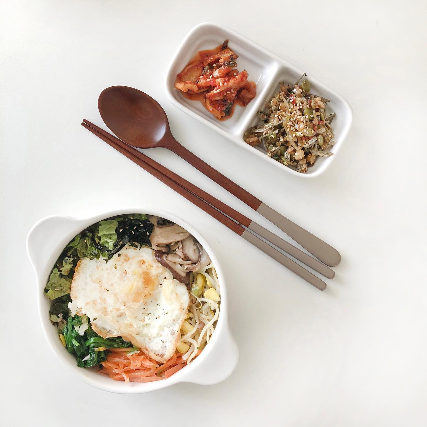 밥 좋아 야채 좋아 비빔밥 조하 !
쓱삭쓱삭 🥗🥢