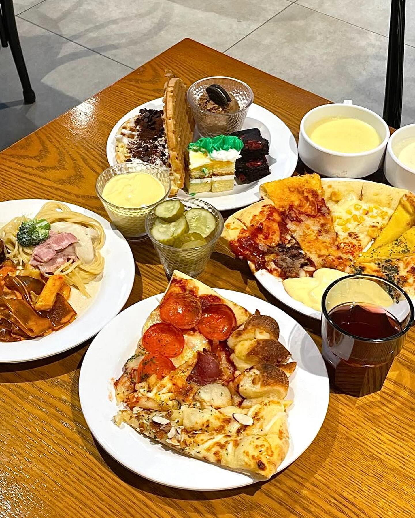 #협찬 #피자몰 

얼마전 하단점 피자몰에 다녀왔어요🍕
신메뉴가 많아서 좋았고 피자 종류 뿐만 아니라 샐러드바 메뉴도 다양했어요! 취향껏 담아 먹을 수 있어서 좋은 곳이었답니다🥗

#하단역맛집 #동아대맛집 #피자뷔페 #샐러드바