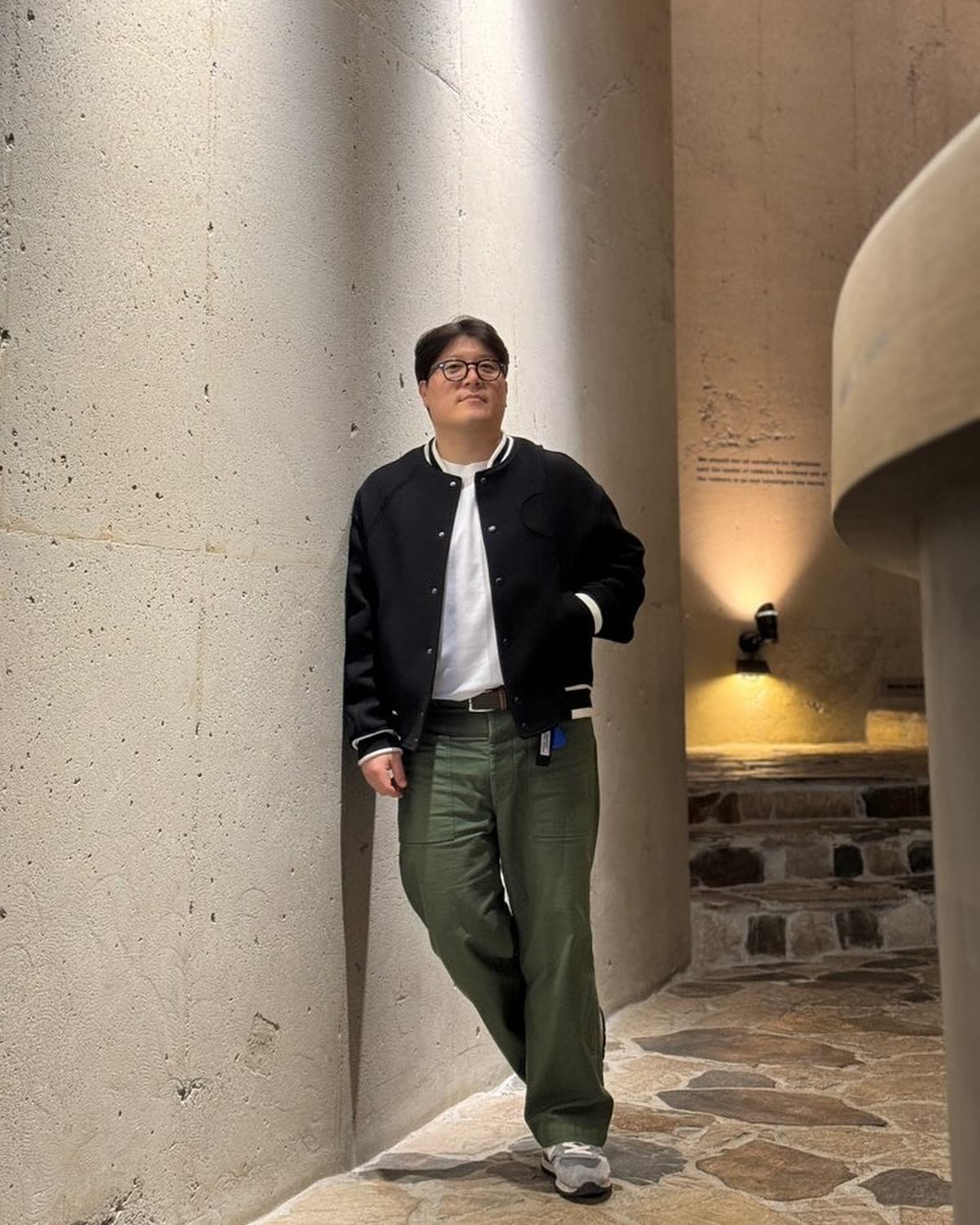 추운 봄🥶🥶
.
.
.
.
#데이트 #데일리코디 #남친코디 #봄코디 #봄봄봄 #포항카페 #오브레멘 #바시티코디 #자더에러 #오어슬로우 #orslow #newbalance #뉴발란스990