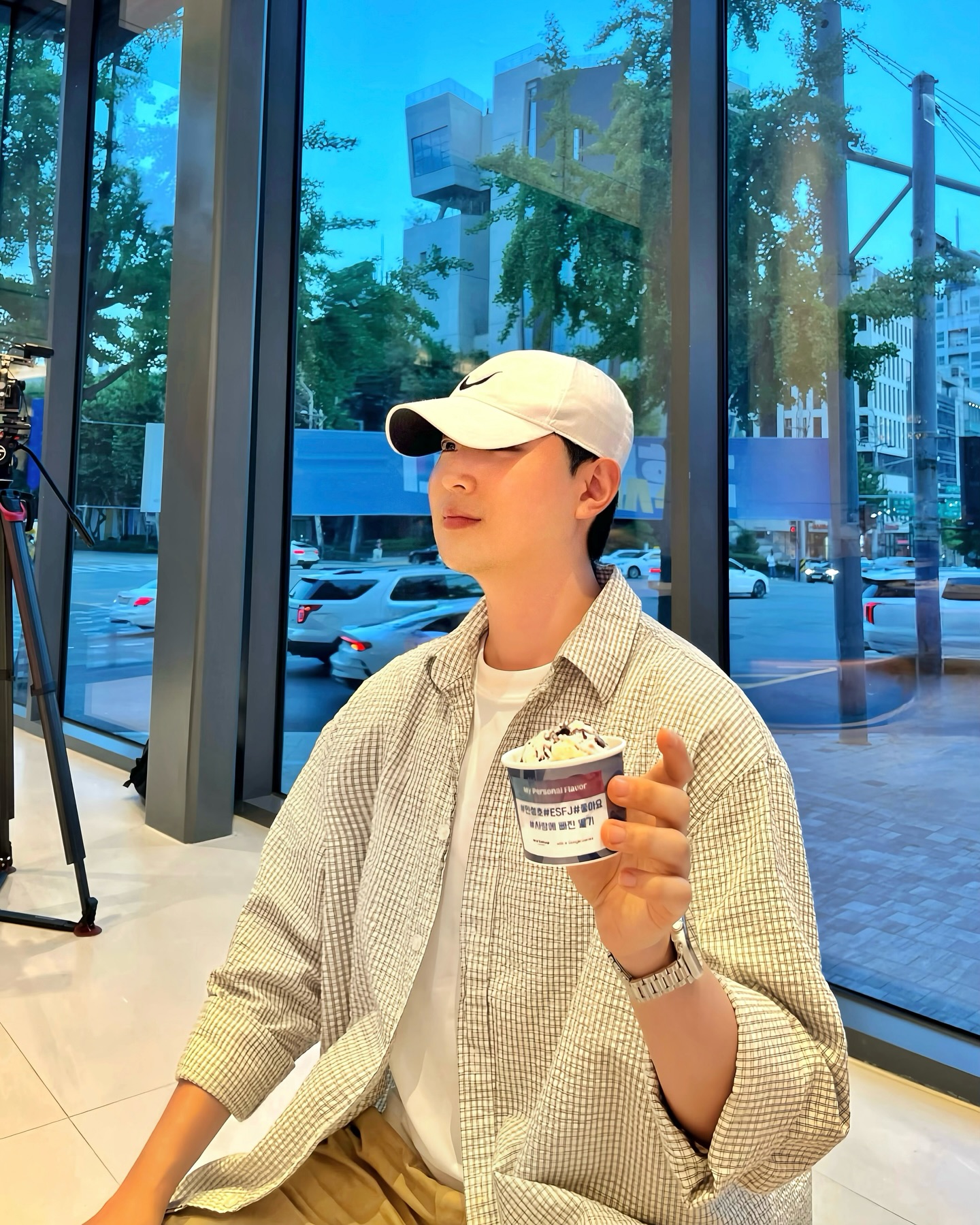 #협찬  baskinrobbinskorea

배스킨라빈스 x 구글플레이 런칭쇼🥳🥳

워크샵 by 배스킨라빈스에서
가장 먼저 만날 수 있었던 특별한 기회😃

구글 ai 모델 제미나이로 탄생한
배스킨라빈스 신메뉴 ‘트로피컬 썸머 플레이’

제미나가 나의 MBTI와 기분에 맞춰 
추천해 준 아이스크림은 사랑에 빠진 딸기 🍓🍓

#배스킨라빈스 #배라 #배라워크샵 #트로피컬썸머플레이 #구글플레이 #제미나이