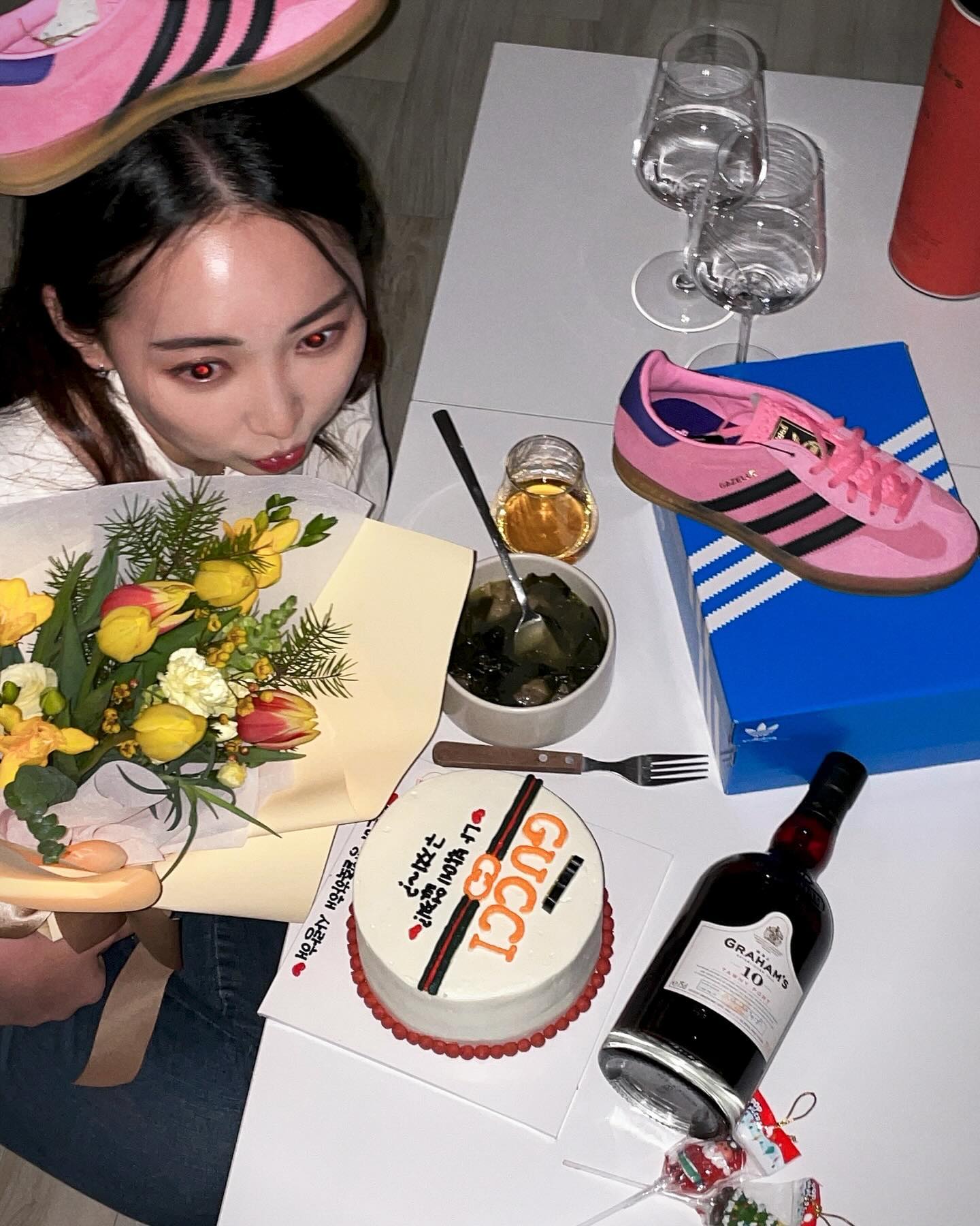 HBD🎂
.
.
고마운 사람이 너무 많아요
자주 연락은 못하지만 늘 생각하고 있습미다🫶🏻
그리고 _olmoon_  쩨일 고마워🤍