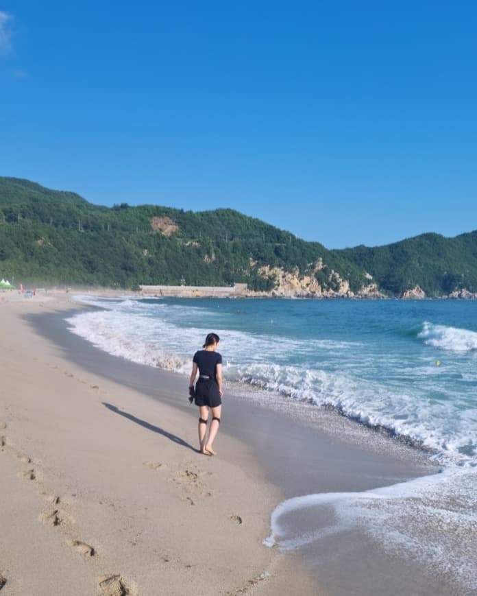 ⠀⠀⠀⠀⠀⠀⠀⠀⠀⠀⠀⠀⠀⠀⠀⠀
동해를 사랑하게 되어버린🌊💙
그동안 몰랐던 동해의 매력에 푹 빠져버림.
👉🏻👉🏻👉🏻👉🏻근데 아빠 좀 웃어주라..ㅋ
