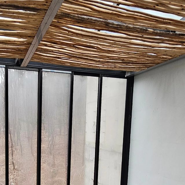  함주희 👄 on Instagram: "포천에 위치한 티볼리빌 풀빌라🏡
프리즘에서 특가로 줍줍해서 풀빌라 처음 와봤는데 너~~~무 좋다!!!!
집에 가기 싫어ㅠㅠ

💸풀빌라+바베큐 세트+조식 =45만원

연휴에 독채를 밥까지 다해서 이 정도 금액에 온 거면 잘 줍줍한거같은데🤔

포천이라서 차막혀도 한시간이면 오니까 피곤함도 덜 한거 같네♡

기회가 된다면 여름에도 와보고싶다.
여름에도 패키지 이벤트 나오길🙏🏻

#풀빌라 #포천여행 #티볼리빌 #여행 #데이트"