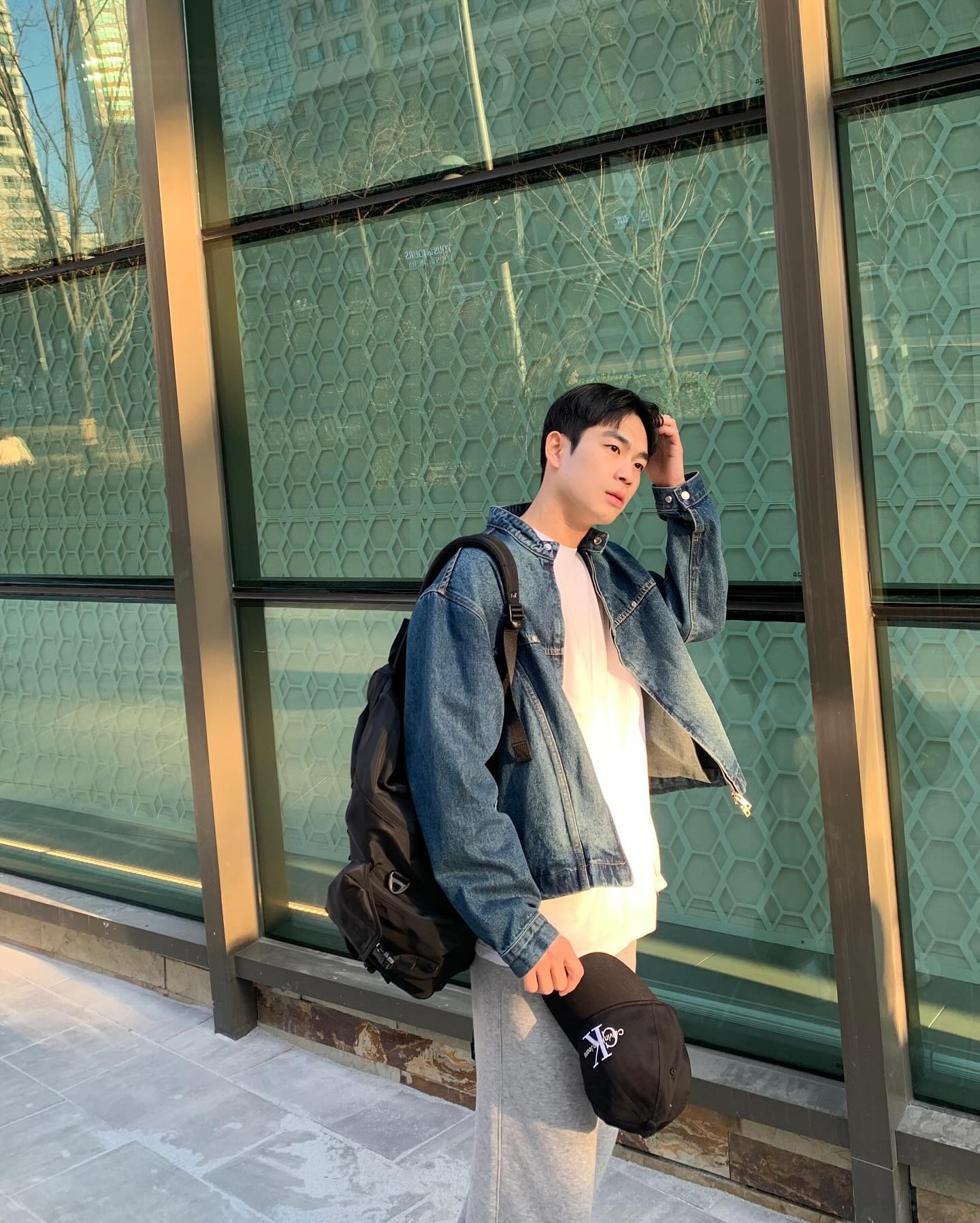 #광고 calvinklein 아 나도 학교갈래🥲
신학기시즌을 맞아 캘빈클라인 신상으로 대학생룩 입어보기
가방부터 모자,신발까지 ck로 준비끝! 

#캘빈클라인 #CalvinKlein #CK백투스쿨 #캘빈클라인풋웨어 #캘빈클라인가방 #캘빈클라인모자 #캠퍼스룩 #대학생룩 #스쿨룩