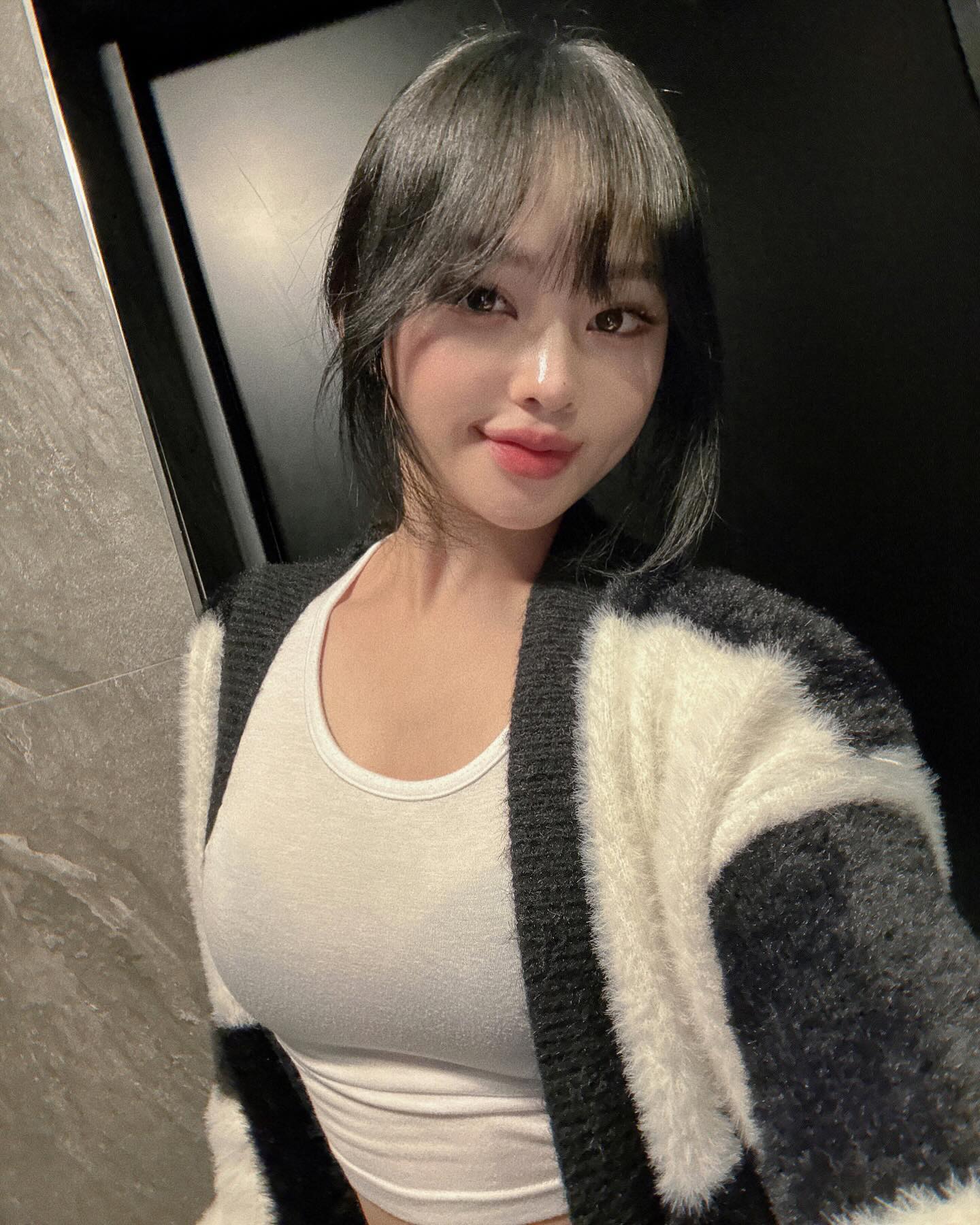다시 앞머리..😛

#거지존 #앞머리 #앞머리붙임머리 #제거 #단발스타일 #폰케이스쇼핑몰 #인계동옷가게 #에이블리 #수원 #인계동