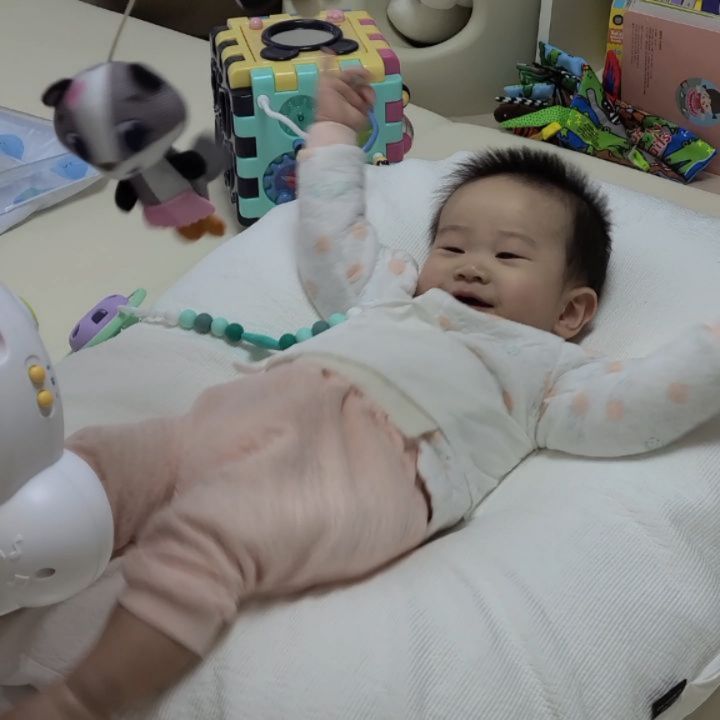 ⁣
#파괴왕⁣
⁣
그렇게해서 부서지겠어?...⁣
⁣
엄마 타이니모빌 당근 못하겠다야..⁣
분리수거해야겠다 😢⁣
⁣
#244일⁣
#뽀징어⁣