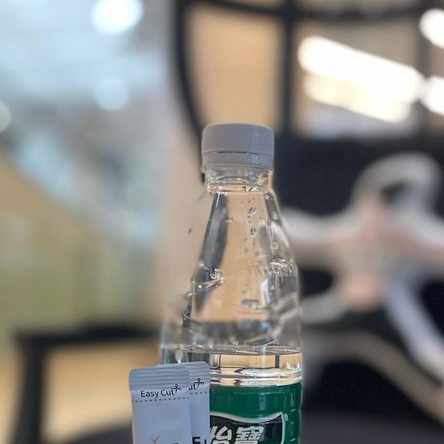 “더분”의 캐시언니 on Instagram: "#광고 지만 출장길 필수템 #링스틱제로 👍🏻 이번 출장은 엄청 타이트한 스케줄이라 피로감이 엄청났는데 #링스틱 안챙겨 갔으면 어