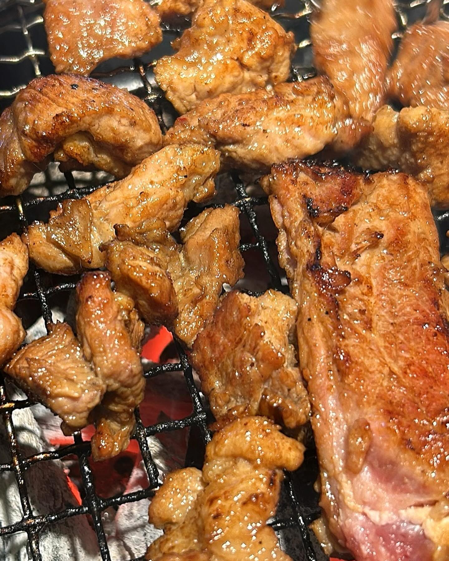 난 역시 잉스타보단 블로그인듯ㅠ 오랭만에 #먹스타🐷

〖 #의정부민락2지구맛집_#운정흥부네 〗
#가성비 좋고 맛있는 #의정부돼지갈비 운정흥부네

  번호 : 0507-1493-9290
🚘 주차 : 매장 뒤 상가주차장 이용
🚩주소 : 경기 의정부시 용민로 245 1층
📍주차, 무선 인터넷, 단체 이용 가능, 화장실 구분, 예약
⏰ 영업 : 16시~23시/주말&공휴일 12시~/라스트오더 22시