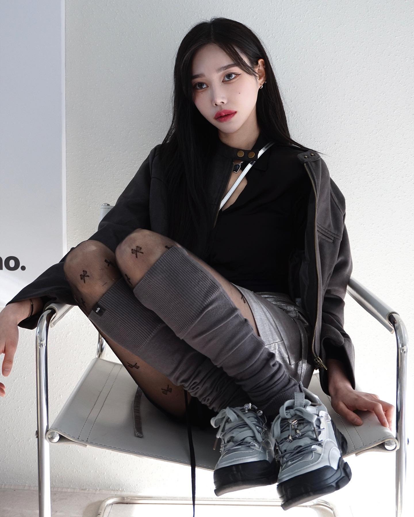 mac_moc 👟🤍🤍
실버색감과 하트끈 포인트가 너무 이쁜,,
착화감도 너무 편했던 슈즈>~<
.
.
.
.
#마크모크 #macmoc #24SS