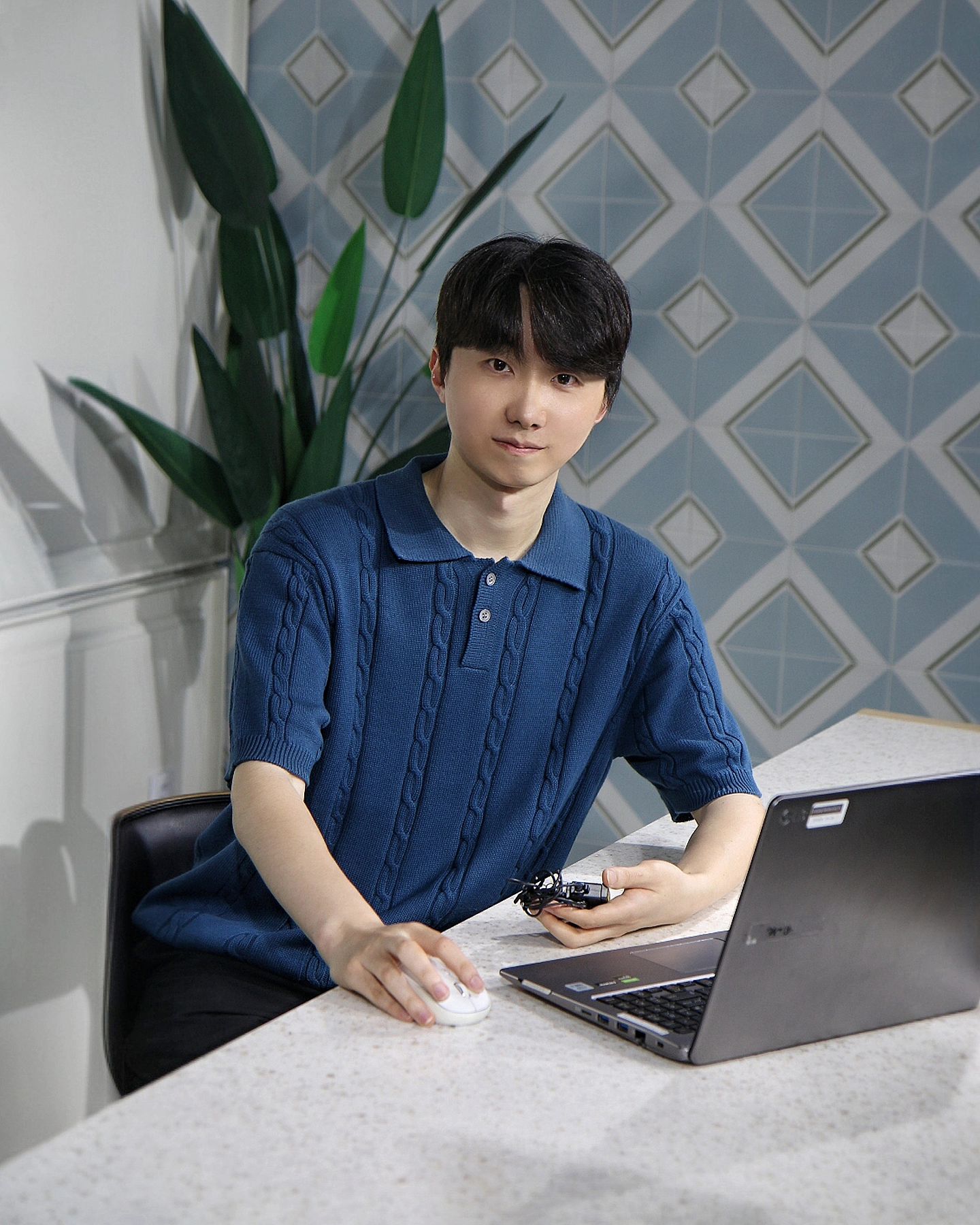 2024.06.17

얼마 전, 저는 "2024 브랜드앰배서더어워즈" 참가자 분들과 함께 kyle_speech 신현종 쇼호스트님의 클래스에 참관 자격으로 다녀왔습니다. 신현종 쇼호스트는 롯데홈쇼핑 쇼호스트, 더제이커뮤니케이션 대표, 퍼스널브랜딩 스피치 강의를 하고 계시는데요, 업계에서의 경험과 노하우를 토대로 각종 꿀팁들을 알려주셨던 유익한 시간이었습니다. 저도 들어봤는데 스피치에 대해서는 1인자라고 생각합니다. 참관으로 다녀왔지만 저도 많은 도움이 됐습니다. 감사합니다. 🐻✌️.

(주)이니스프로젝트 X 한국인플루언서이커머스협회와 함께하는 "2024 브랜드앰배서더어워즈"가 코앞으로 다가왔습니다. 저는 행사 막바지에 있을 패션쇼 무대에 참석합니다만, 상금/입상 수상을 놓고 자웅을 겨룰 30인의 참가자분들 모두 좋은 결과 있기를 저도 진심으로 응원하겠습니다. "2024 브랜드앰배서더어워즈" 6월 20일 다들 많은 관심 부탁드리겠습니다! 🙇‍♂️🙋‍♂️.
 
 
#이니스프로젝트 #한국인플루언서이커머스협회 #브랜드앰배서더어워즈 #서바이벌오디션 #스피치 #신현종 #신현종쇼호스트 #스페셜강의 #스피치강의