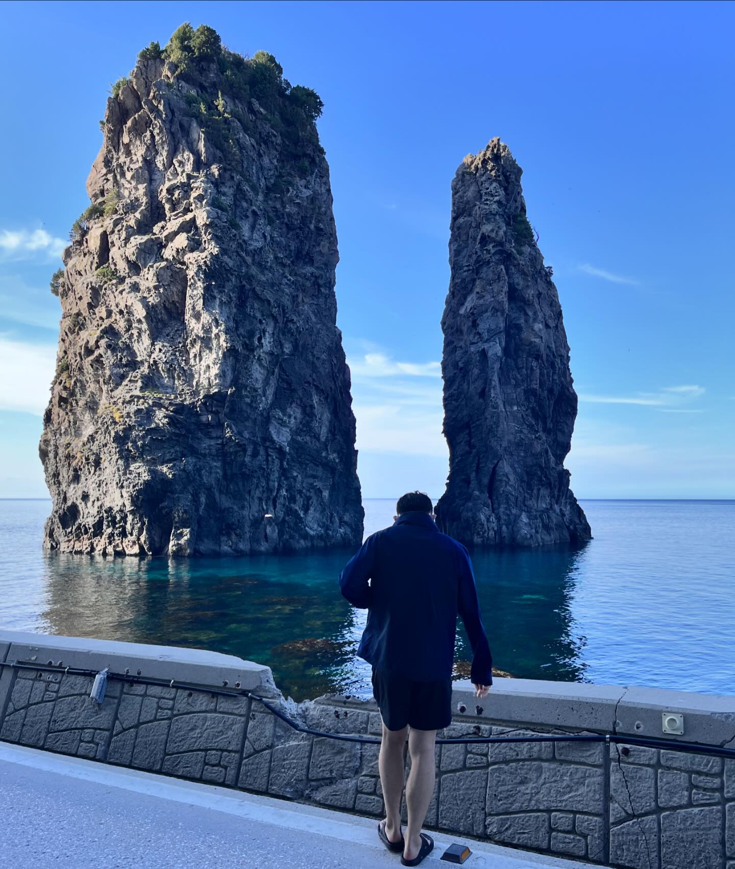 청명한 하늘과 푸른 바다, 낭만의 섬 울릉도 🏝️

#울릉도 #울릉도여행