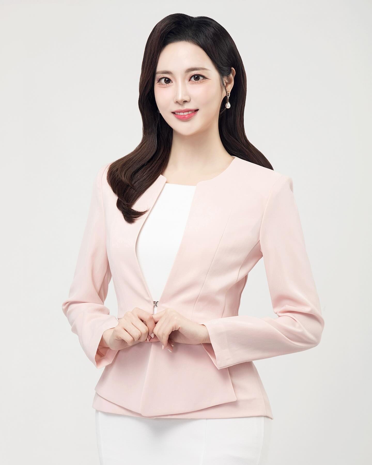 열심히, 잘 하겠습니다🔥📚
#빠숑 #🎤 #합격 

💄 chaeming_portfolio 
👗 studio__passot 
📷 gnal_official 
.
.
.
.
.
.
.
#프로필 #아나운서 #아나운서프로필 #아나운서메이크업 #아나운서의상 #profile #지망생프로필 #지망생 #아준생 #협찬 #헤어모델 #피팅모델 #광고모델 #모델구인 #미스코리아 #미스인터콘티넨탈 #미스그린코리아  #뉴스룸 #기상캐스터 #스포츠아나운서 #캐스팅 #취업 #취업사진 #취뽀 #취업성공 #경북대 #공대생