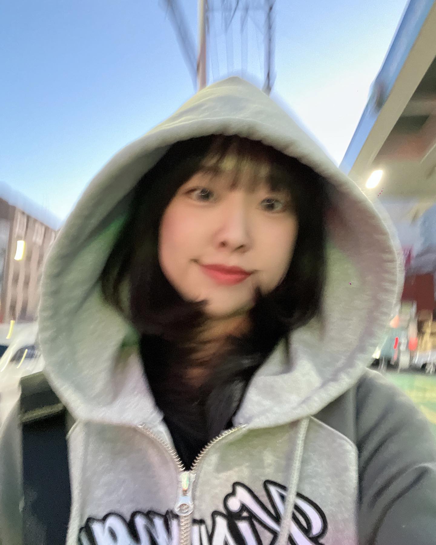오늘의 단발인 척✂️
속이는거 생각보다 재밌잖아🤪
이어링컷 성공적😤