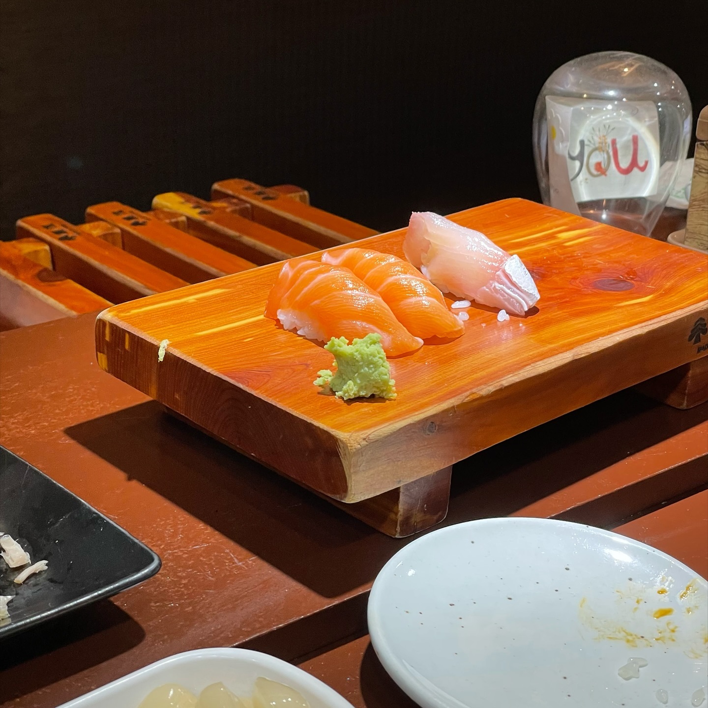 ⋆ ‧₊˚ 🍣⋅
여보랑 초밥 먹고 싶을 땐 꼭 여기만 감 밥부터가 다름
우리 가족 단골 초밥집 여기 보다 맛있는 초밥집 못봄
초밥은 싱싱함과 밥이 생명이라고 생각하는 나
먹는 속도에 맞춰서 다음 초밥을 준비해 주셔서 최고