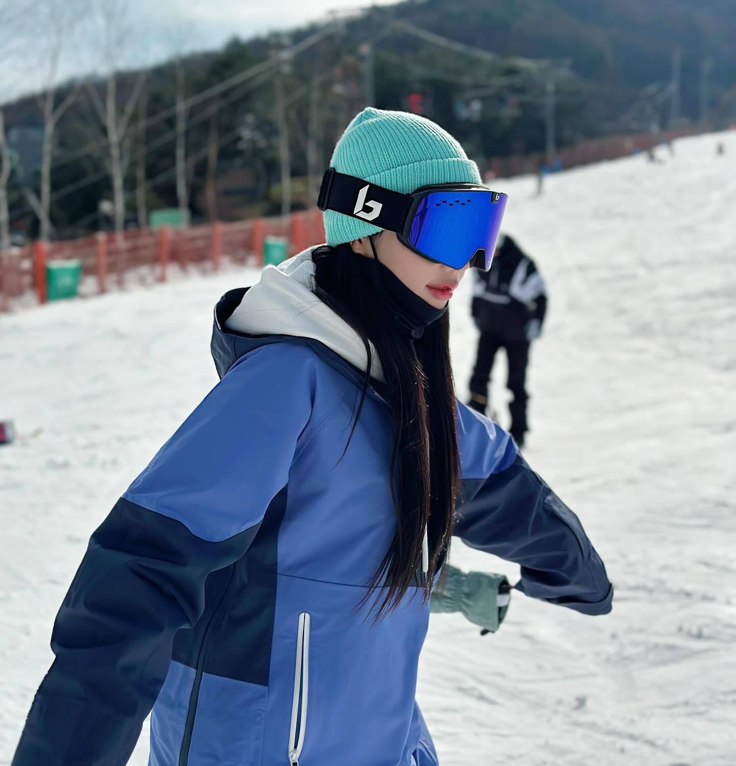 뛰뛰빵빵
조금만 비키세요!🚎🚎

elnath_official 
blent_korea 
zionsnowboard 
bollekorea 
phoenixhnr_travel 
phoenixhnr 

#휘닉스파크 #앰버서더 #보드복 
#보드복코디 #엘나스 #블랜트 
#고글 #bolle #변색렌즈 #편광렌즈