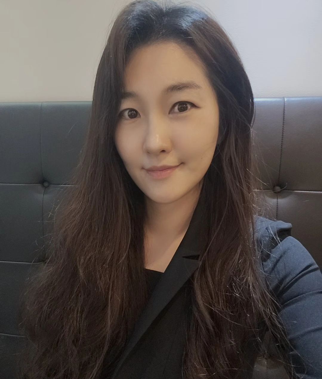 공연끝나자마자 바로 부대로 월화수 3일간 인성교육 다녀옴. 바닥난 체력으로 과연 할수있을까싶었는데 다행이도 잘 버팀 ㅋㅋㅋ

작년과 달라진건, 푸른나무재단이 올해 국방부 인성교육사업에 입찰실패하여 한국창의인성교육연구원을 통해 교육을 나가게됨. 

교안이 완전 다르므로 열심히 준비했어도 살짝 긴장해서 갔는데.. 역시 군강의는 즐거워~ 
인성강사를 하며 나의 인성도 조금씩 좋아지는건 안비밀 ㅋㅋ 

#강의스타그램 #선한영향력 #인성강사