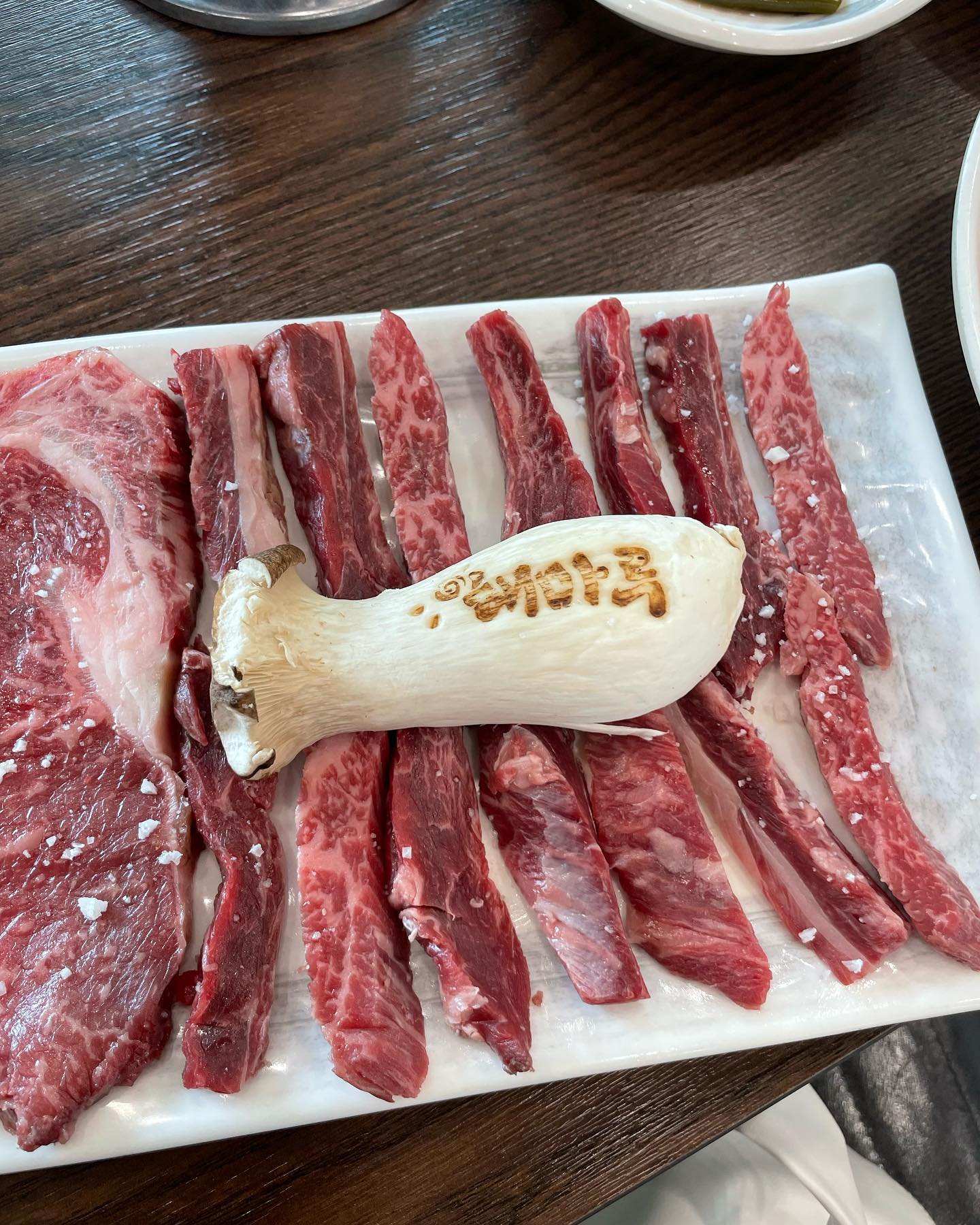 #협찬

📌 울산 해마루숯불구이
역시 소고기는 봉계에서 먹어야 맛있지 !!
고기상태 진짜 최상급 한우🫣
맛이 없을 수 없다 !!!

📌 울산광역시 울주군 두동면 계명로 154