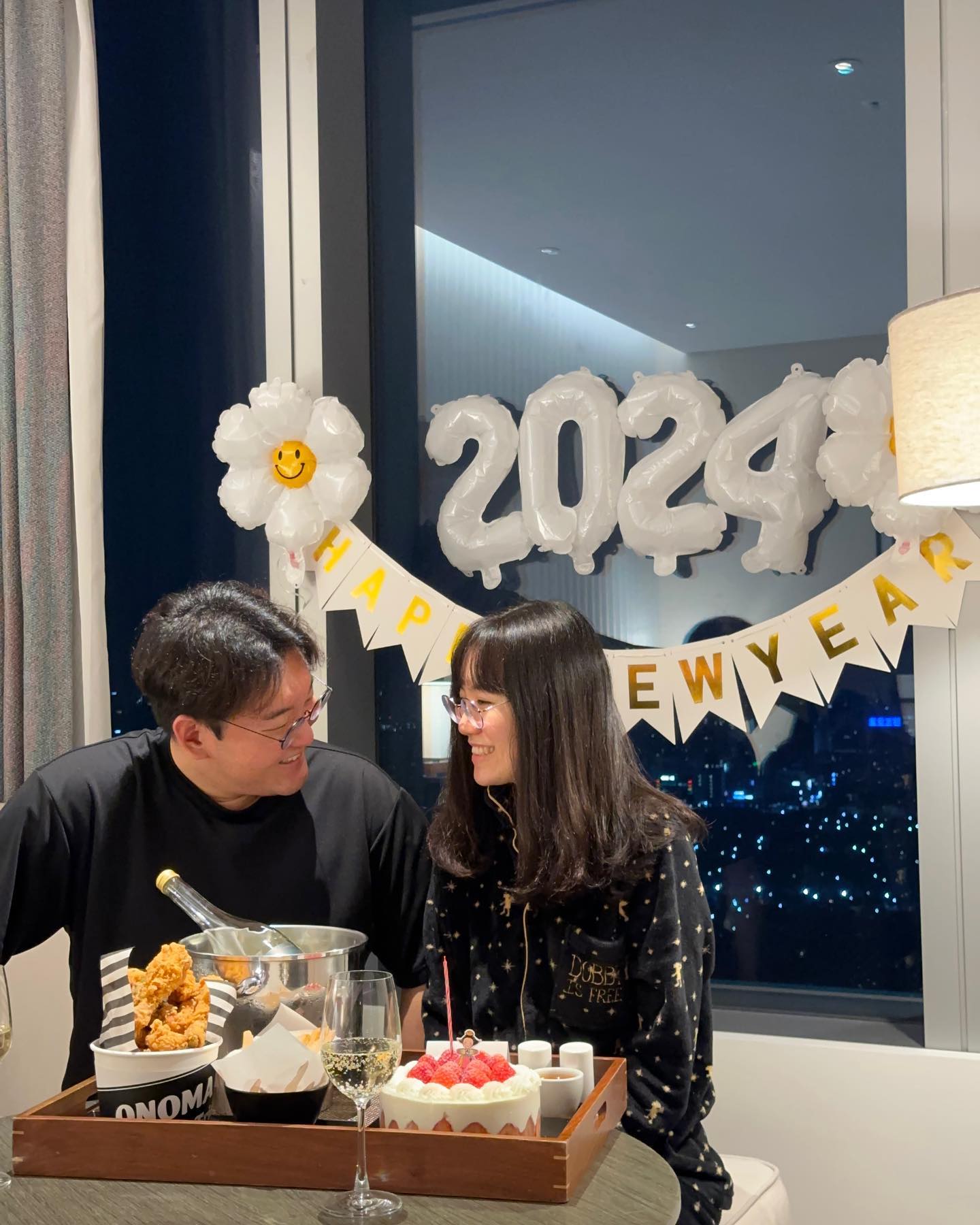 :: HAPPY2024 ::

올해도 행복하자❤

#오노마호텔 
#성심당
#아그라
#2024
#HAPPYNEWYEAR