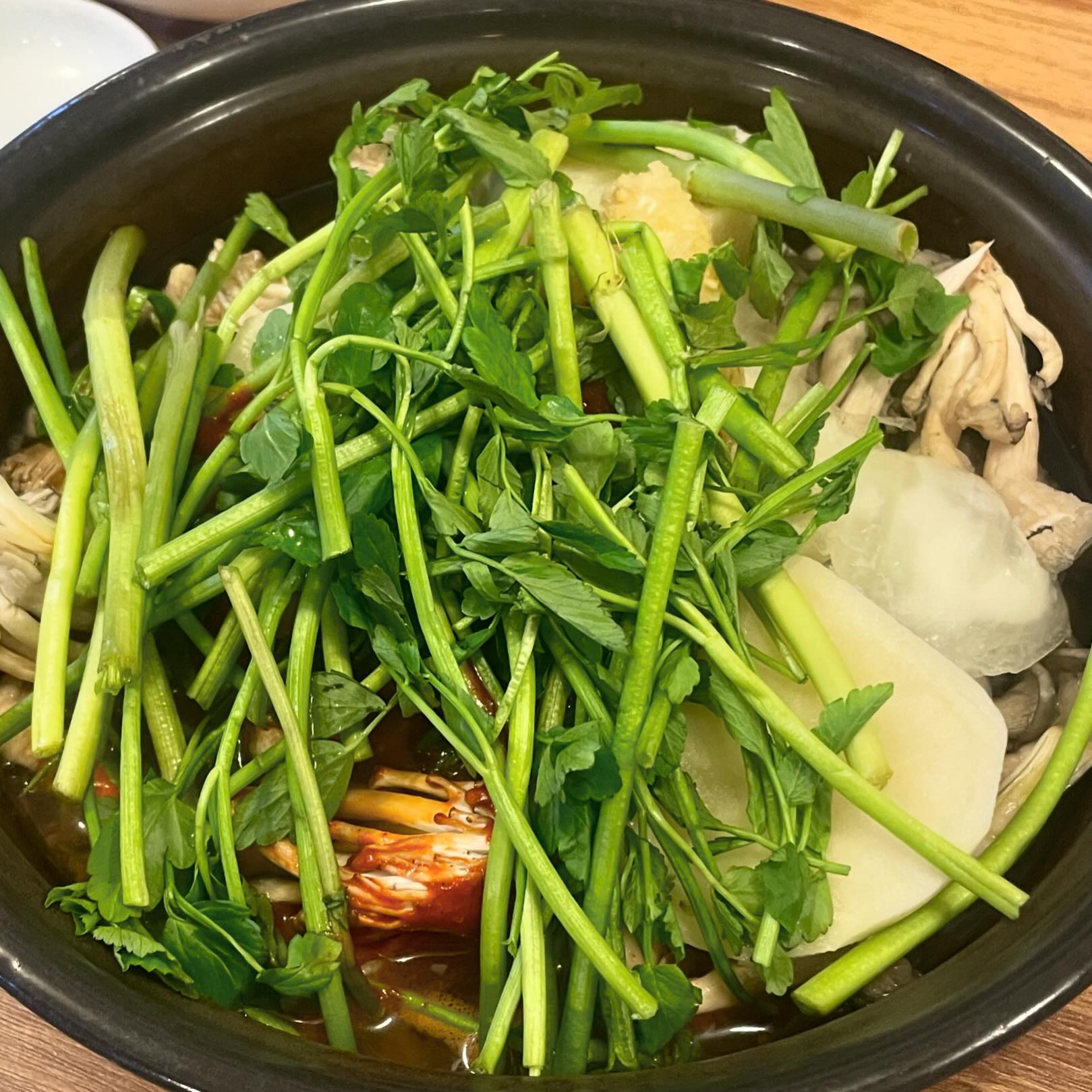 여의도 가양 버섯 칼국수🍄

주기적으로 생각 나는 맛집...

#가양버섯칼국수 #여의도맛집 #여의도