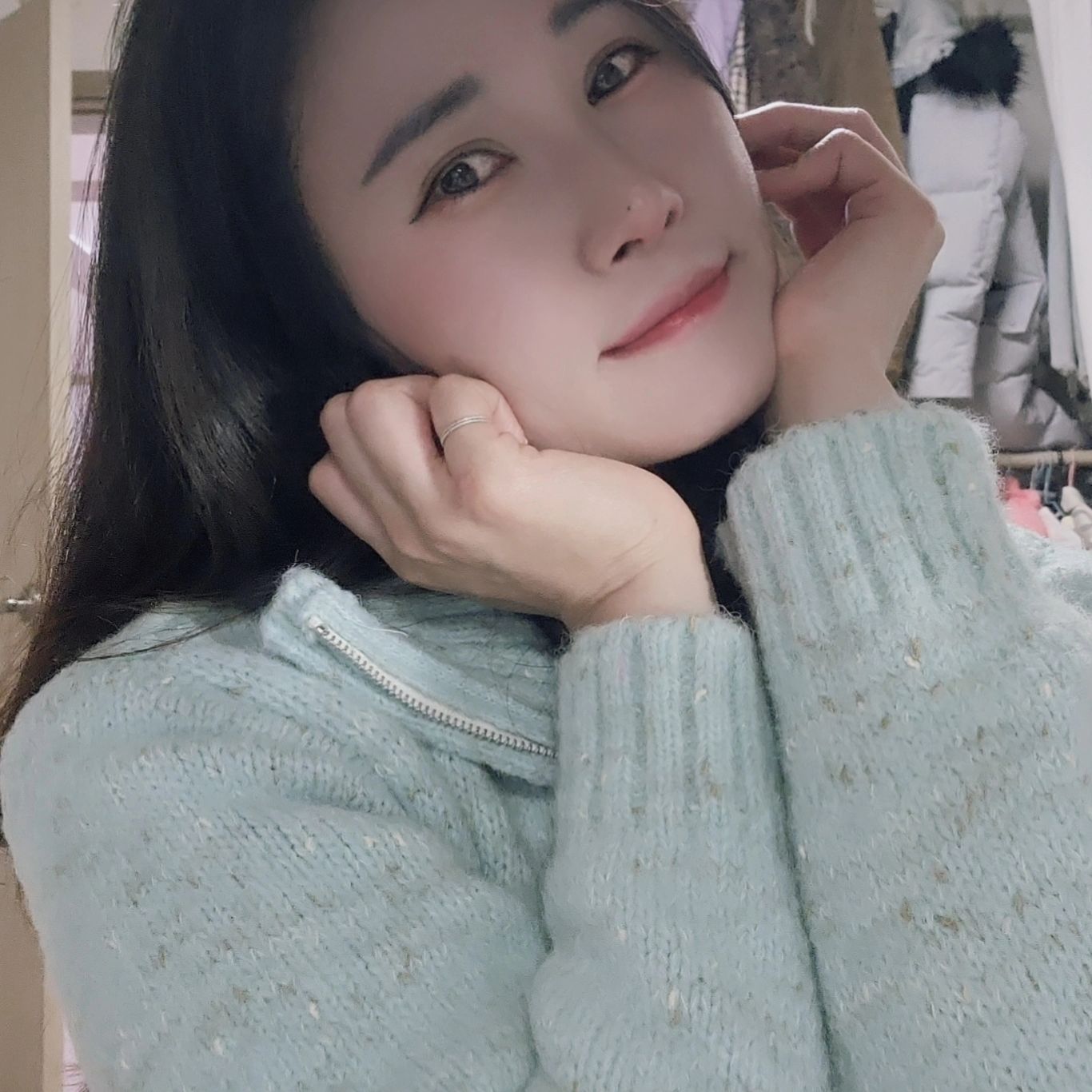 오늘 하루 수고가 많았어요~^^.

(오후 출근전에 메이크업수정 후 셀카 찍고 자기맴에 들어버렸음 ㅋㅋ)

나이 마흔 먹고 셀카에. 빠져서 ㅋㅋ
어찌까 ㅋㅋ 

#여우의발상 #목포 #셀카  #남악감통반 #옥암감통반 #감통반사장 #여발이
#우미파렌뒤감통반 #셀카찍기 #착한여자