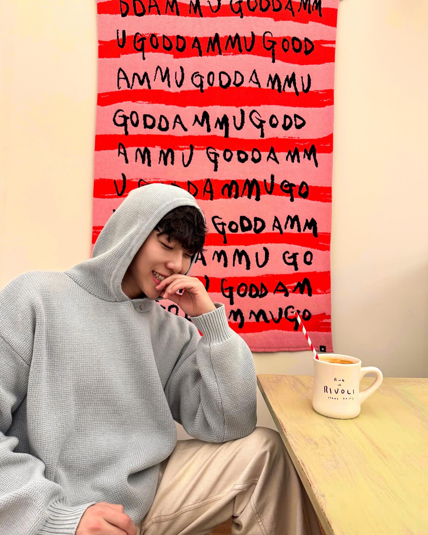 #광고 겨울 느낌 낭낭한 node_archive 후드니트 !!
니트 재질이여서 따듯하고 색감도 취저당함 🙈
.
#노드아카이브 #nodearchive #홀리데이