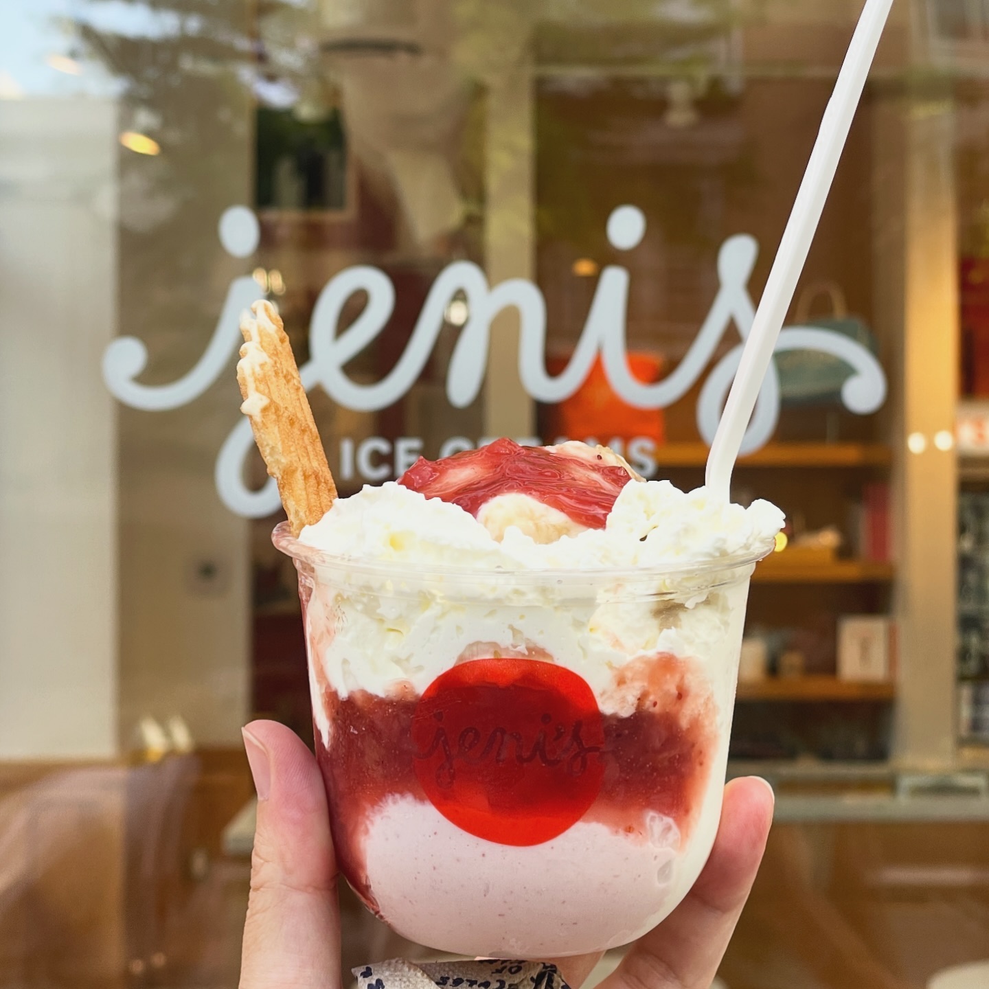 여름이다 ☀️🍦

그런데 보는 옷은 벌써 가을 🤣
찰떡 같이 너무 잘 어울려 🥲