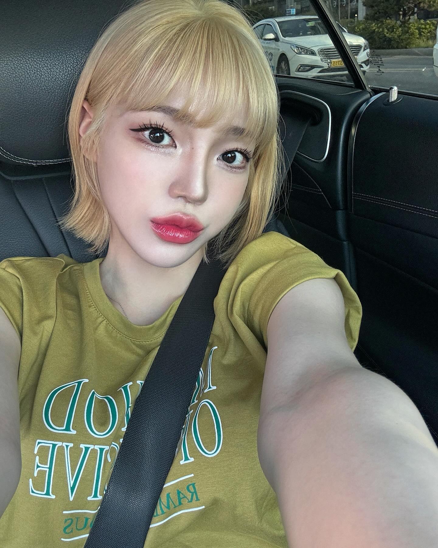 한번 더 탈색 완료!💛