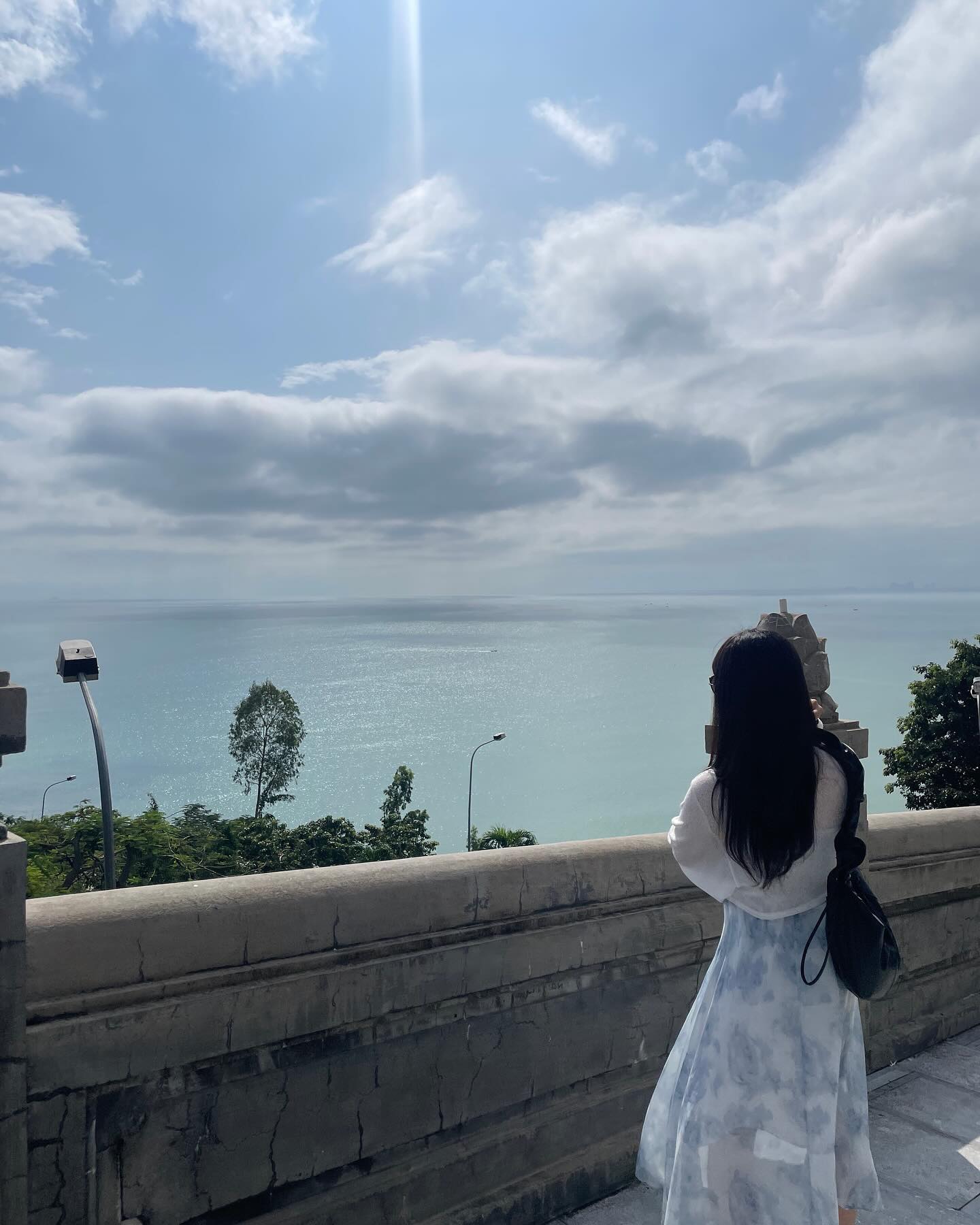 ✈️👒☁️