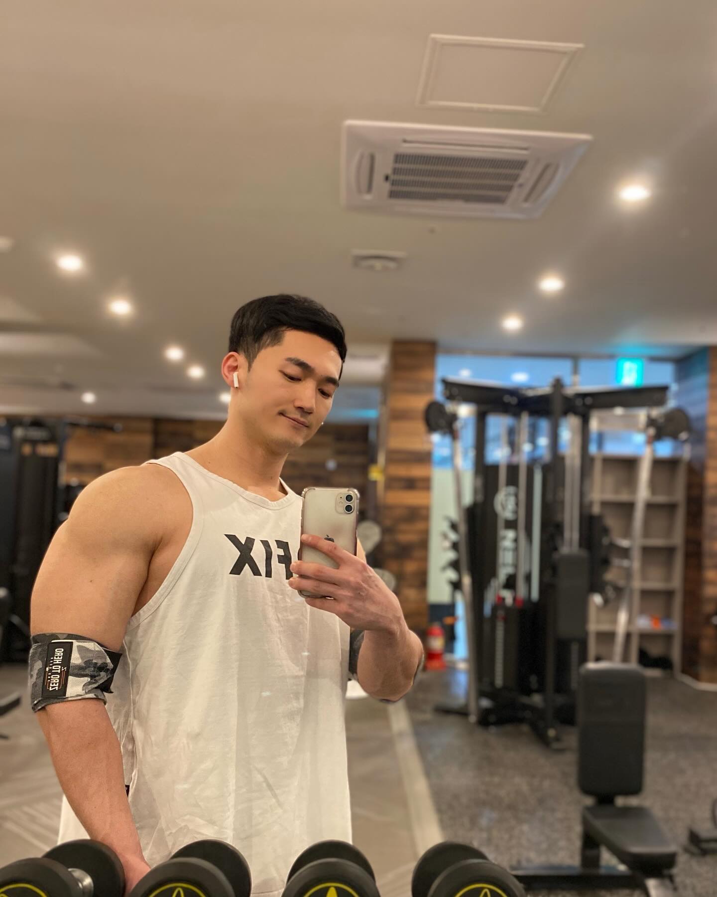 열받아야 운동 잘되는 편🔥
.
.
.
중량딥+덤벨프레스42kg